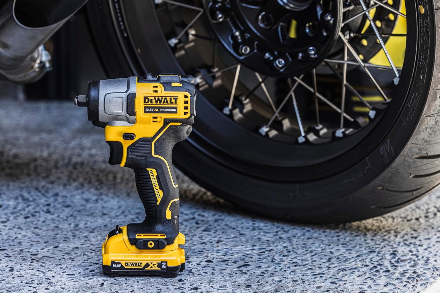 Detalle 2 de DEWALT DCF902D2T コードレスインパクトレンチ 10.8V・ブラシレス・168N・m