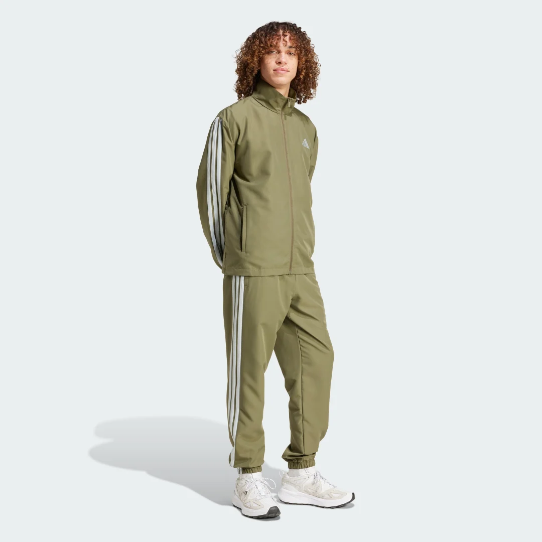 Detalle de CHÁNDAL DE TEJIDO TÉCNICO 3 STRIPES de Adidas – verde