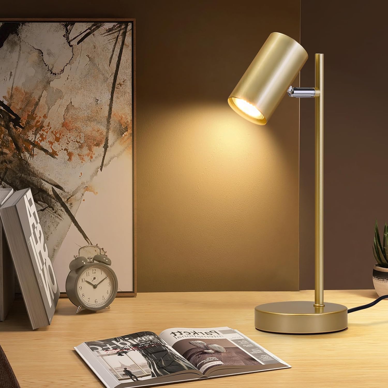 Detalle de CBJKTX złota lampka stołowa GU10, metalowa, obracana o 350°
