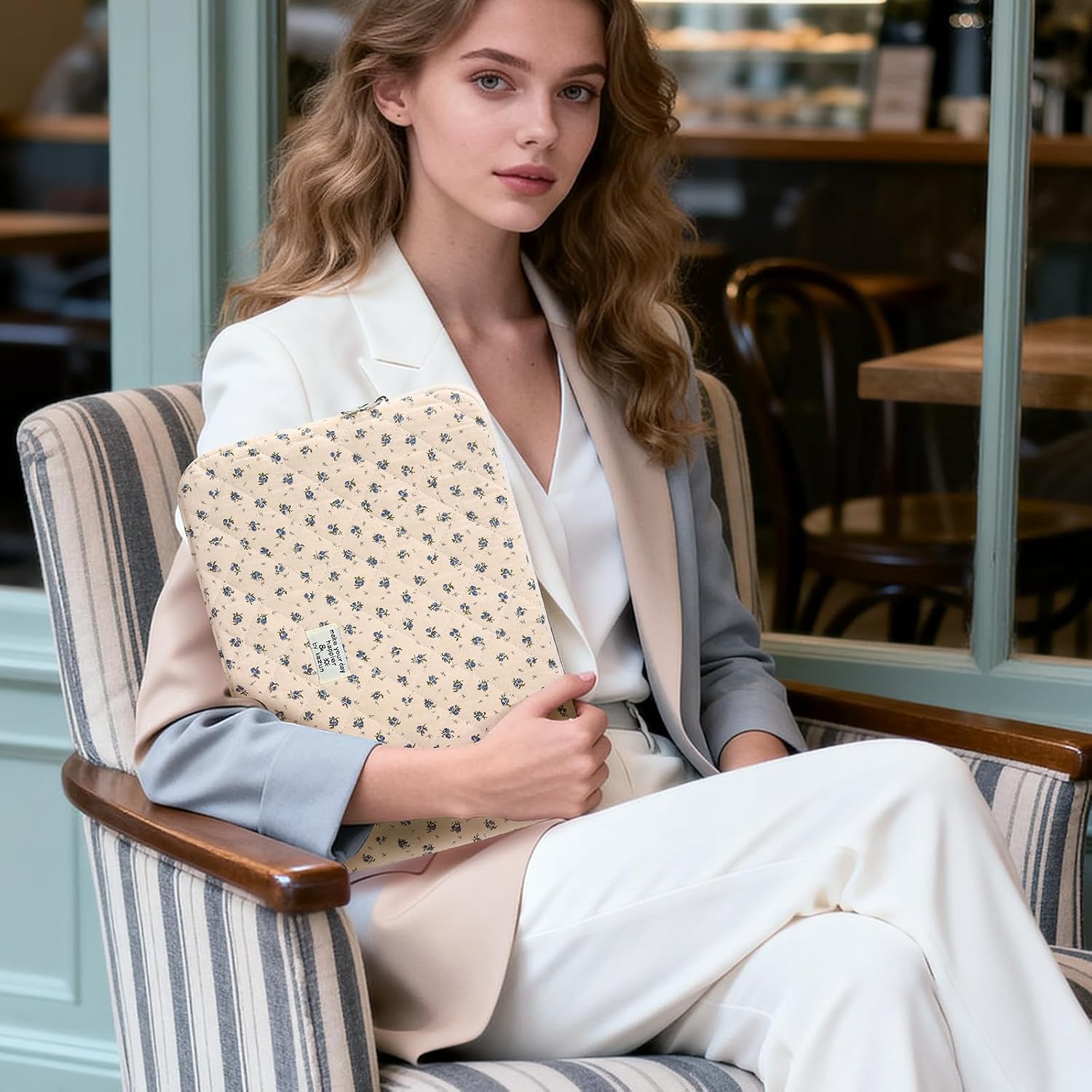 Detalle 2 de TIAASTAP Puffy Laptop Hülle 11–15 Zoll