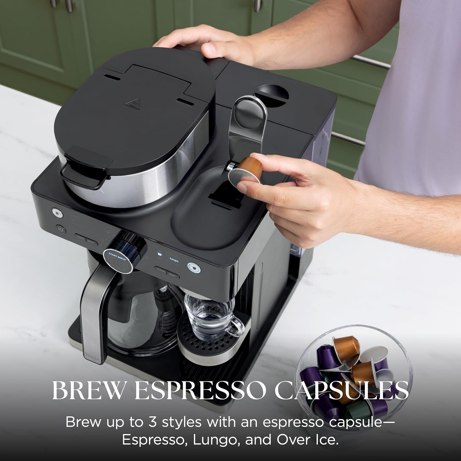 Detalle de Ninja CFN601C Espresso & Coffee System with 19-Bar Pressure, Frother and 12-Cup Carafe