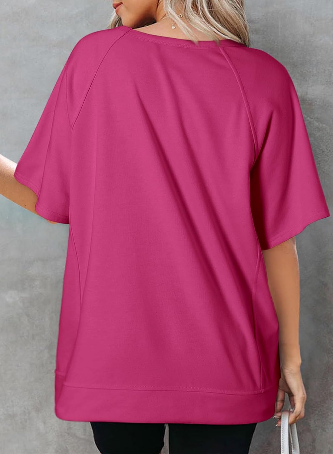 Detalle 2 de Dokotoo Oversized T Shirts for Women: Crewneck, Short Sleeve, Lightweight & Loose High-Low Hem