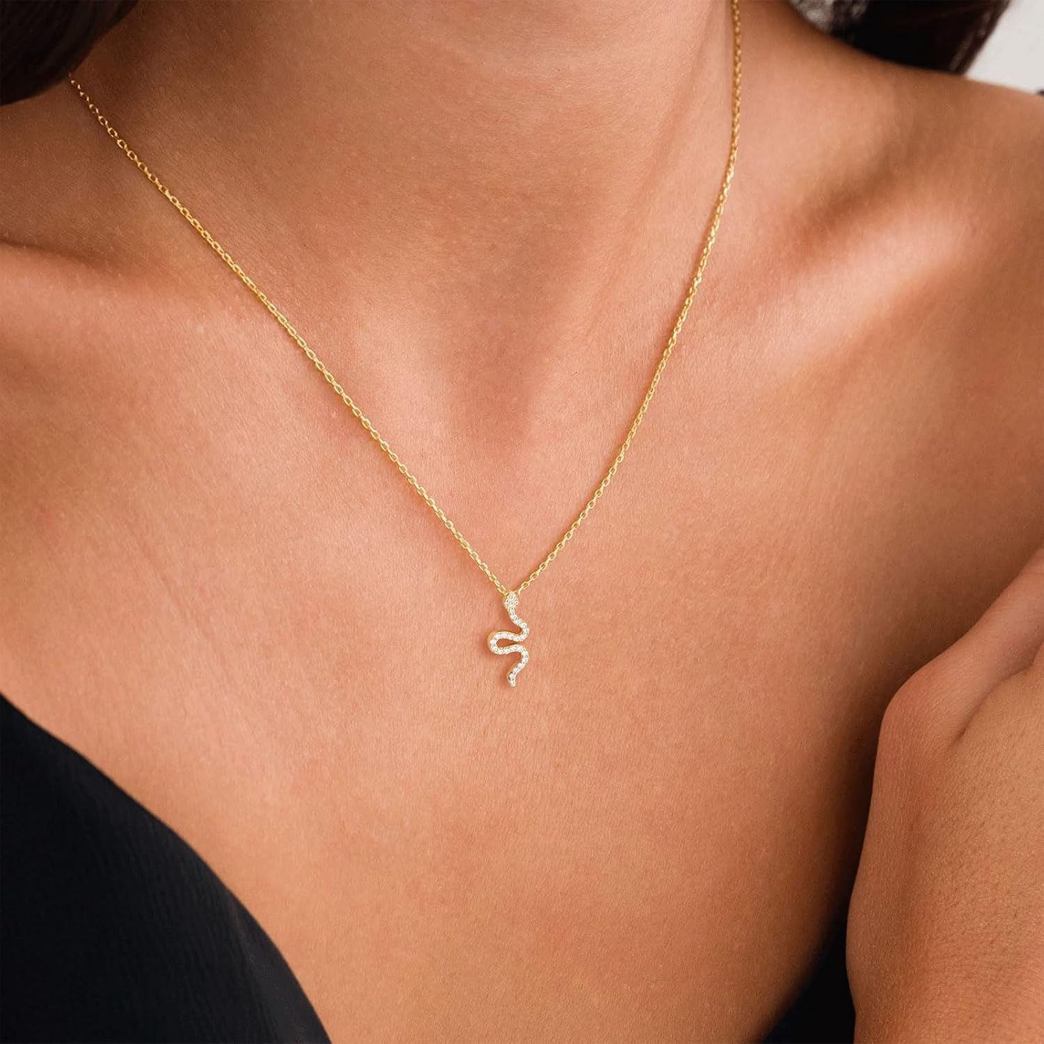 Detalle de HANLI 14K Gold Plated Animal Pendant Necklace for Women