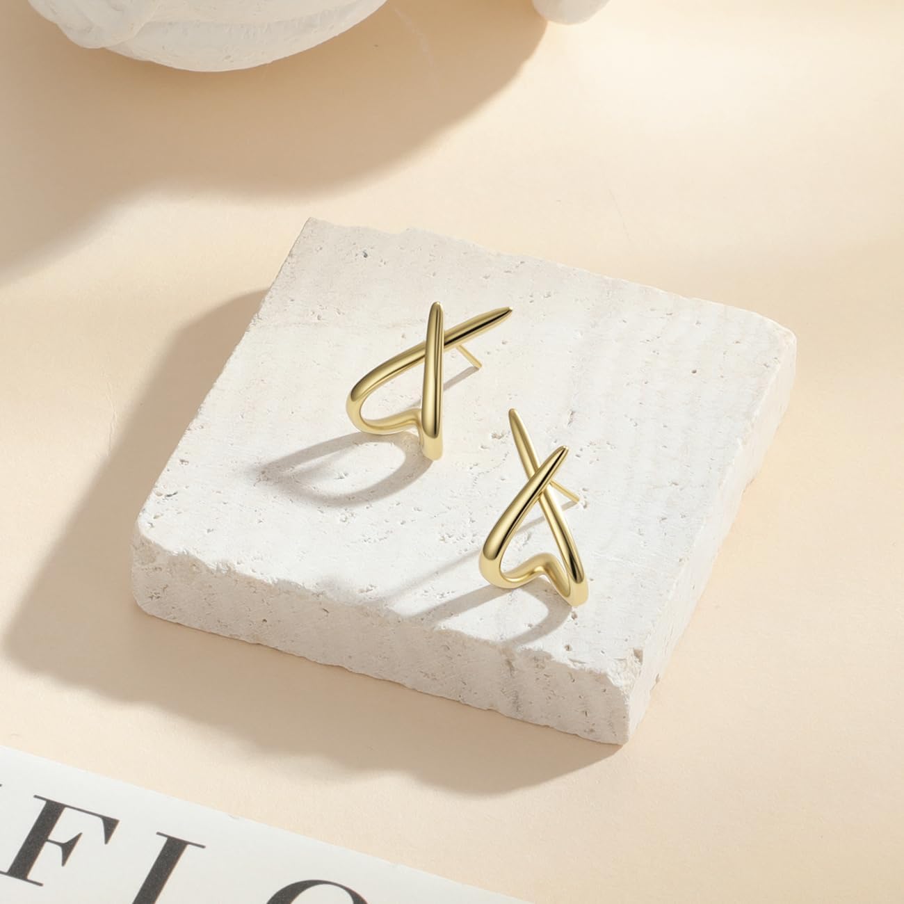 Thumbnail 5 de Emibele Gold Ohrstecker für Frauen – zierliche 14K vergoldete Studs mit 925-Sterlingsilber-Post