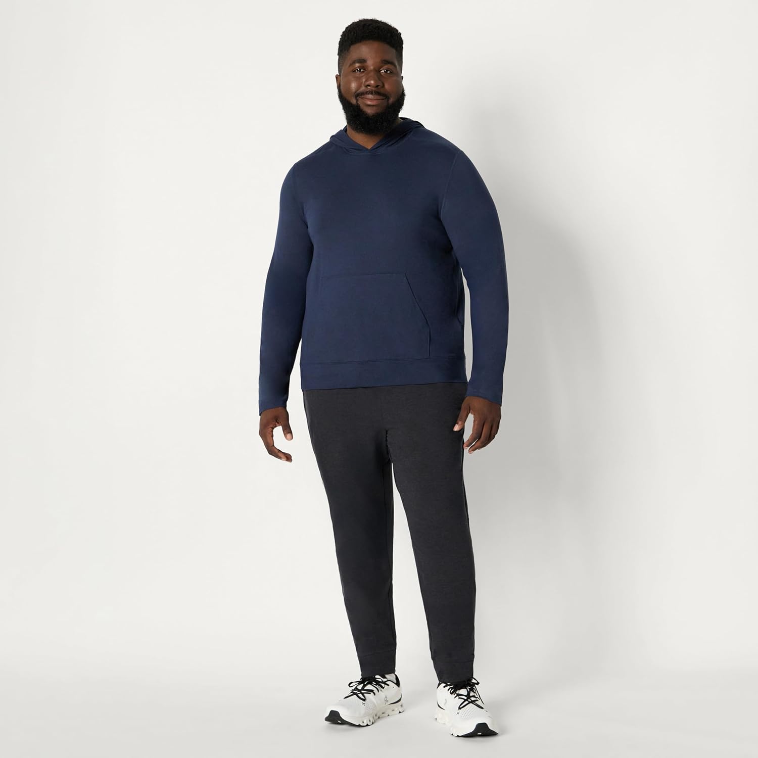 Thumbnail 6 de Amazon Essentials Men’s Athletic Soft Performance Lightweight Gym Hoodie Sweatshirt