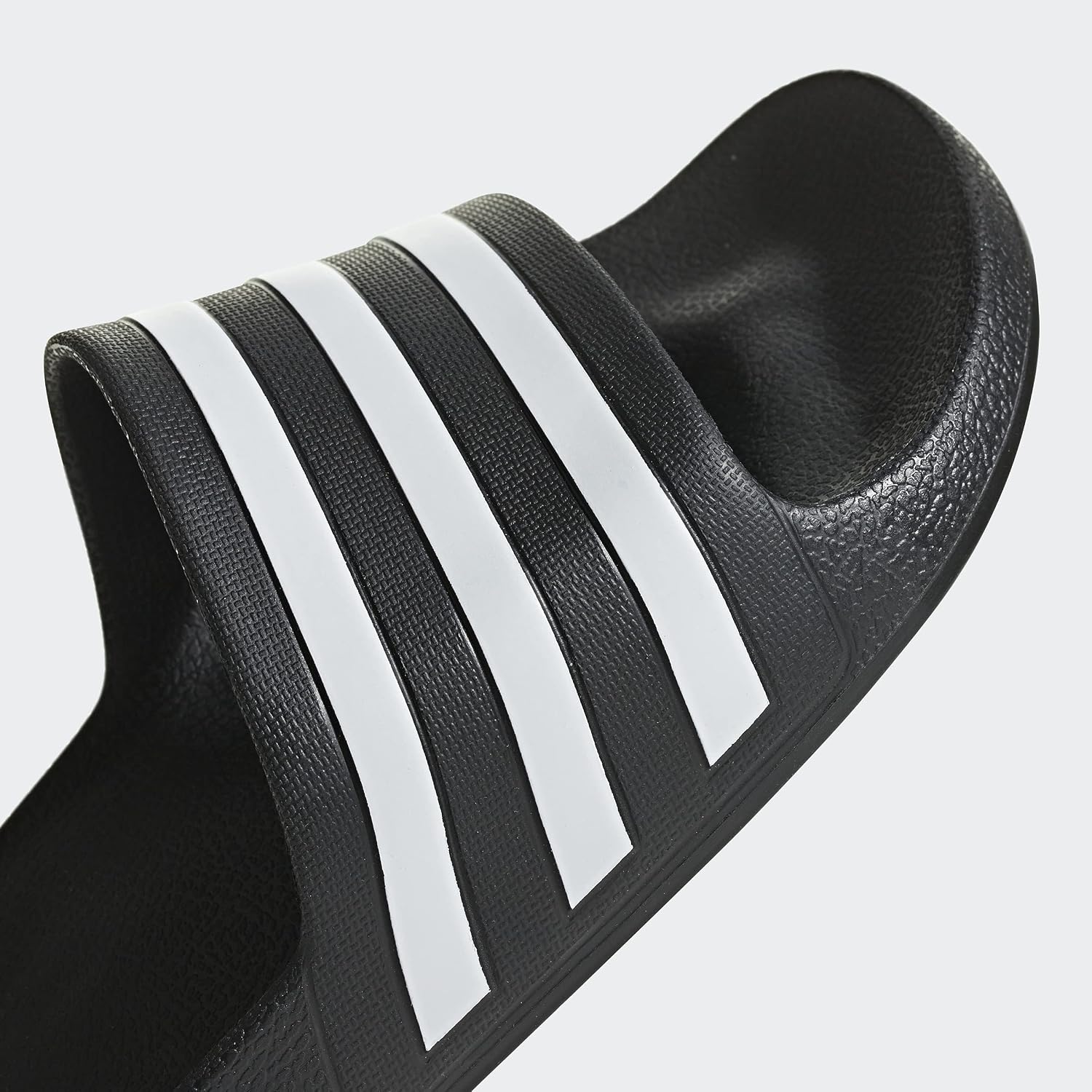 Detalle de Adidas Adilette Aqua Unisex: Dusch- & Badeschuhe Schwarz 46 EU
