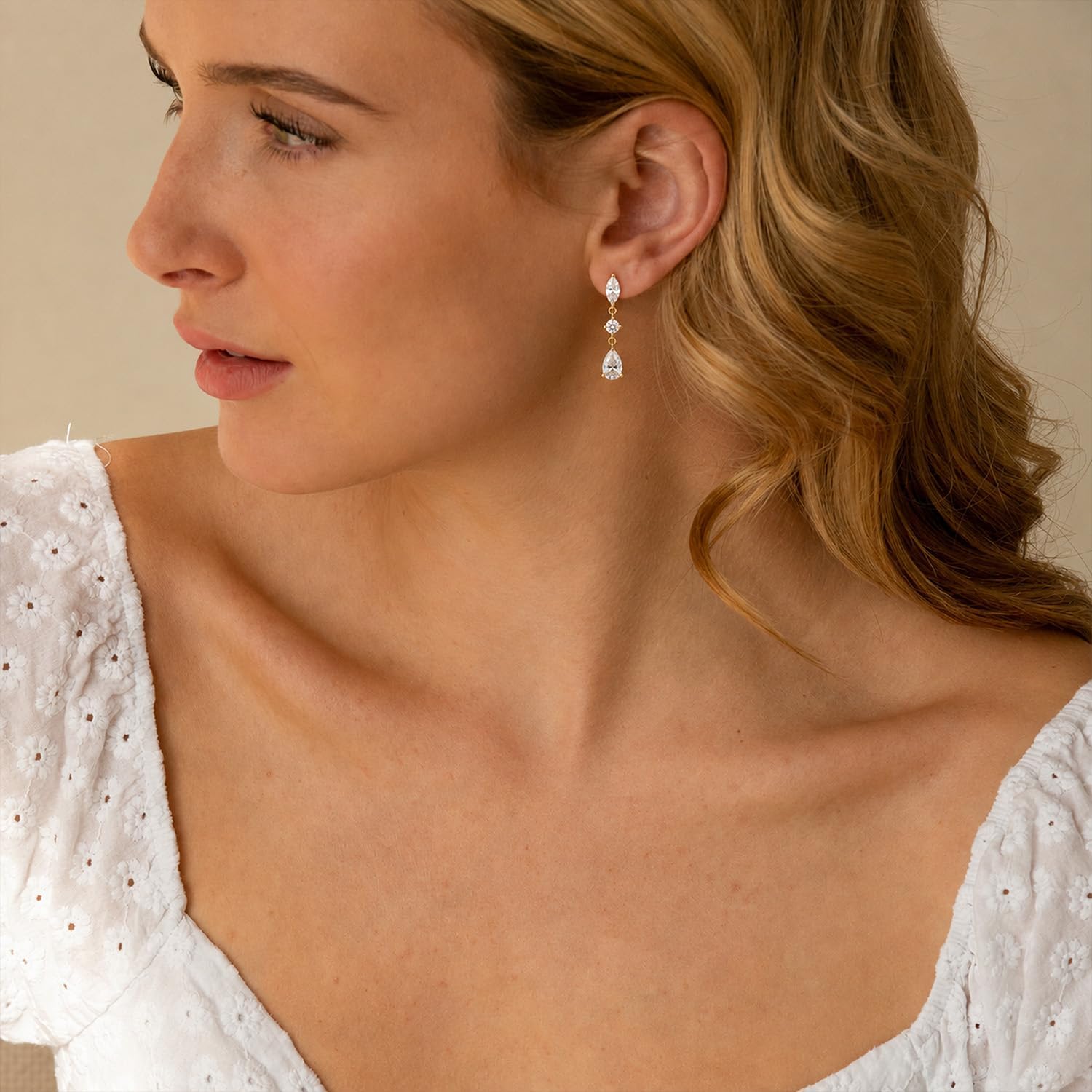 Detalle 2 de Dangle Earrings, 14K Gold-Plated