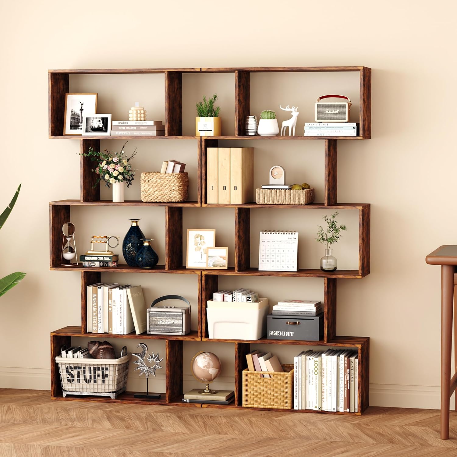 Detalle de Yusong S-Shaped 5-Tier Bookshelf, Rustic Brown Geometric Display Shelf