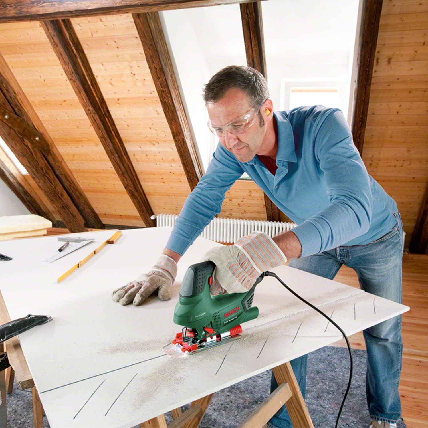 Detalle de Bosch PST 900 PEL sticksåg, 620 W med CutControl och 500–3 100 slag/min