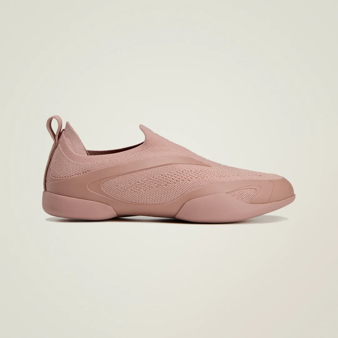 Detalle de Zapatilla Adidas by Stella McCartney Taekwondo – marrón