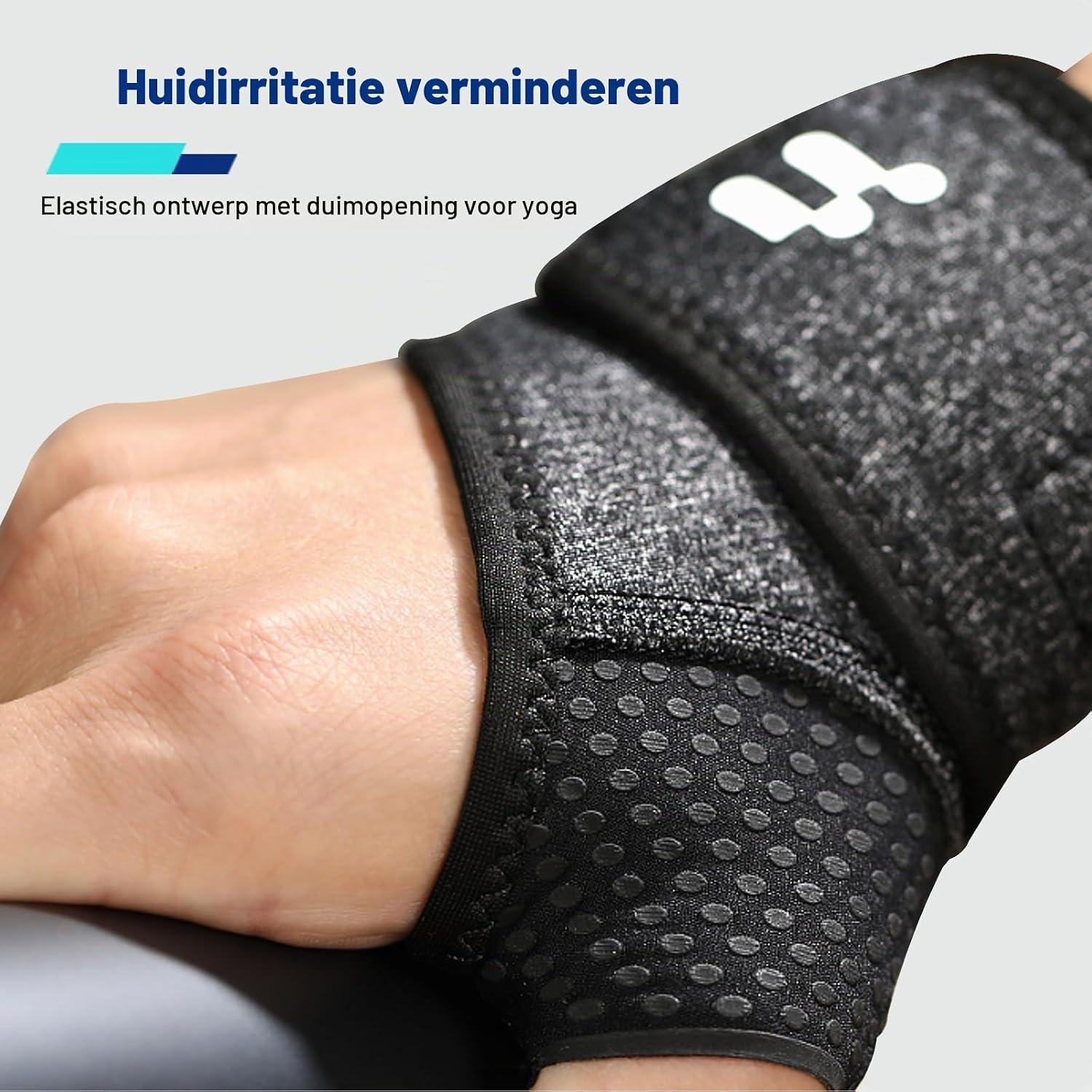Detalle de Fitomo SKPW4 rechter polsbrace met duimopening en verstelbare sluiting
