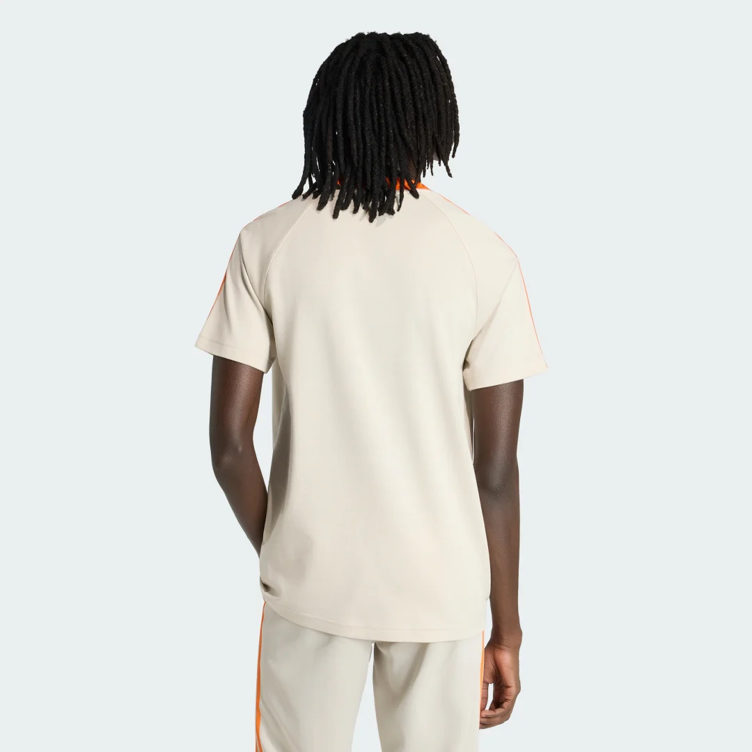 Detalle 2 de Camiseta FC Bayern Originals de Adidas – beige