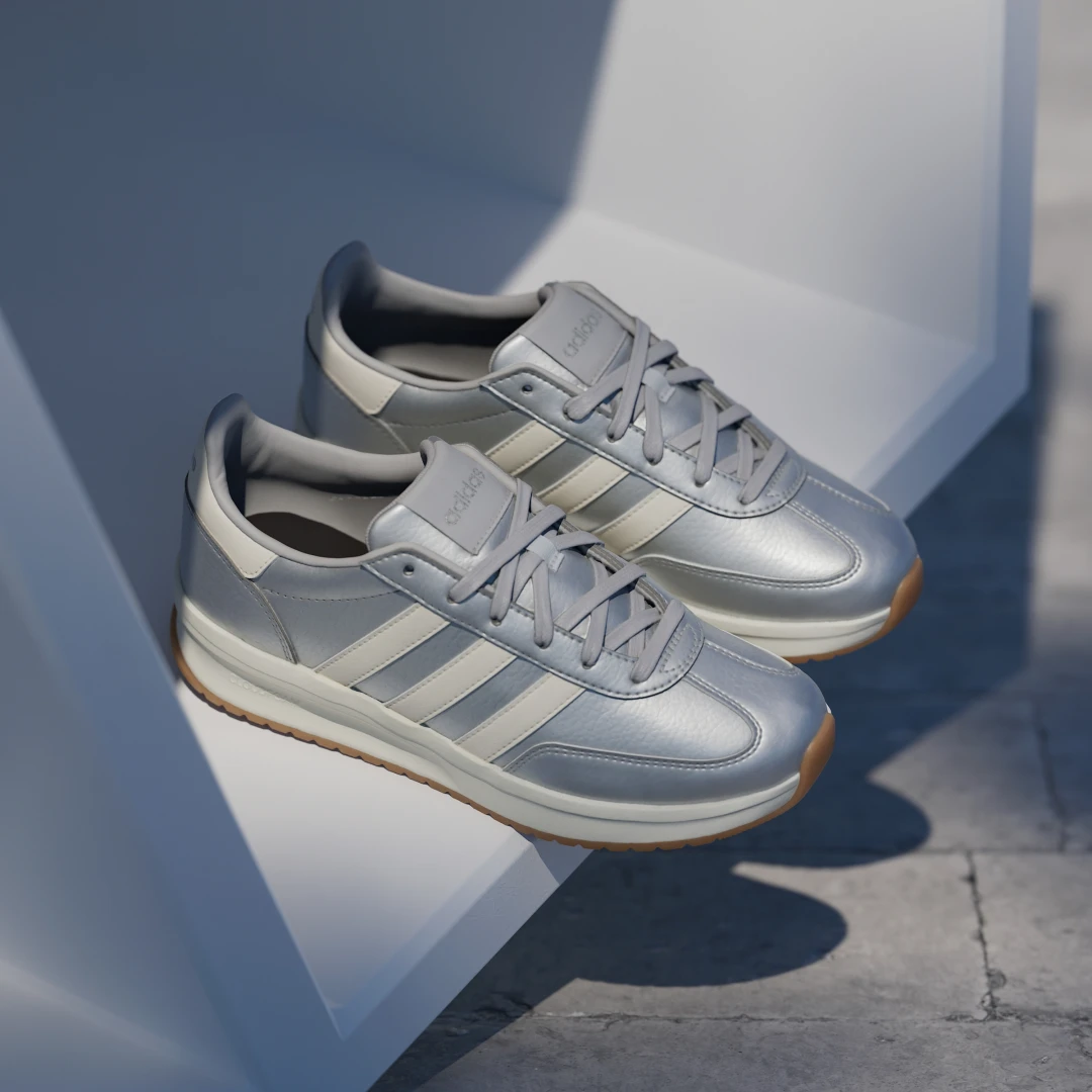 Detalle 2 de Adidas Zapatilla RUN 70S 2.0 Plateado — estampa clásica y confort en tu entrenamiento