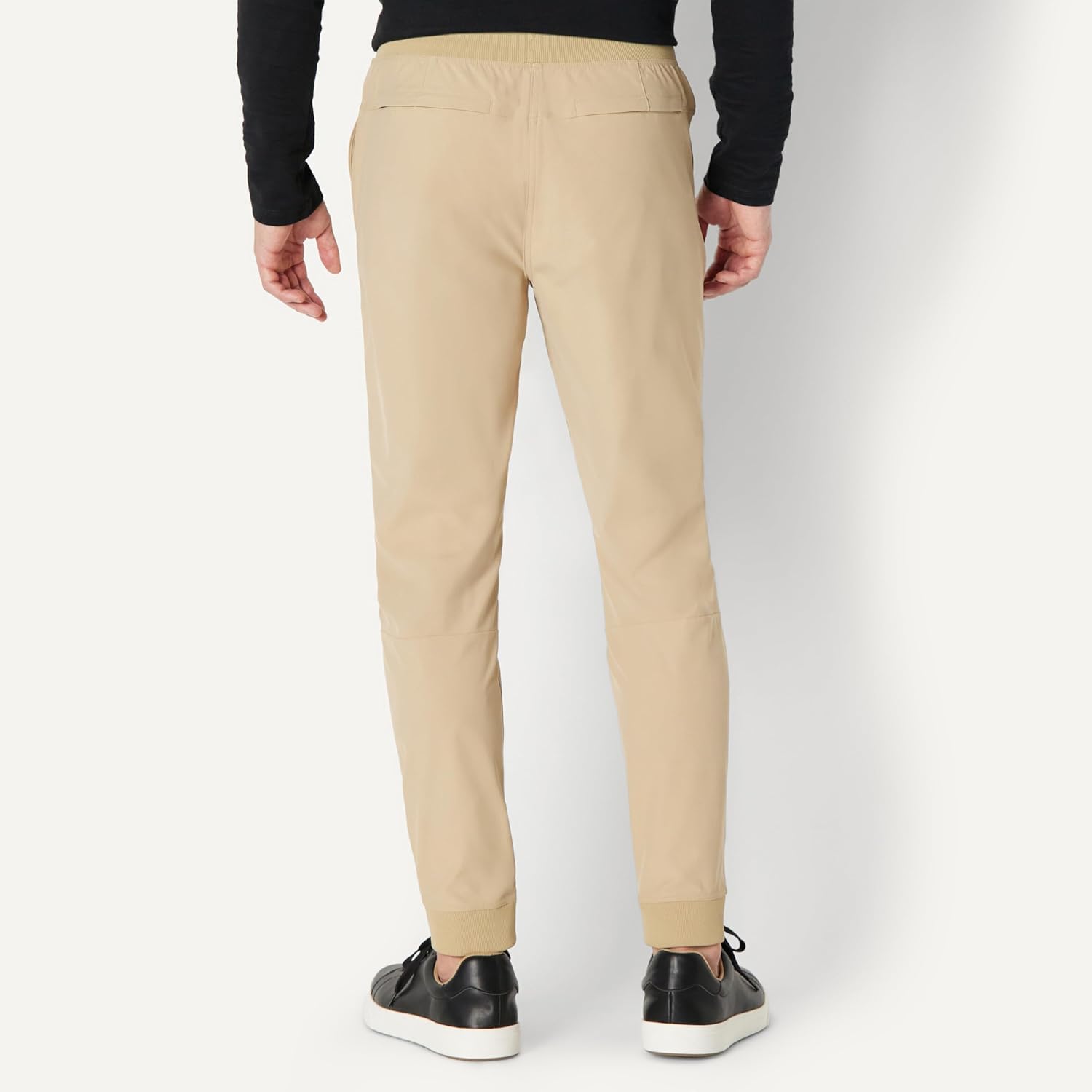 Thumbnail 3 de Amazon Essentials Herren Slim-Fit Reise-Jogginghose mit Stretchanteil – glatter Stretchstrick ohne Knittergefühl