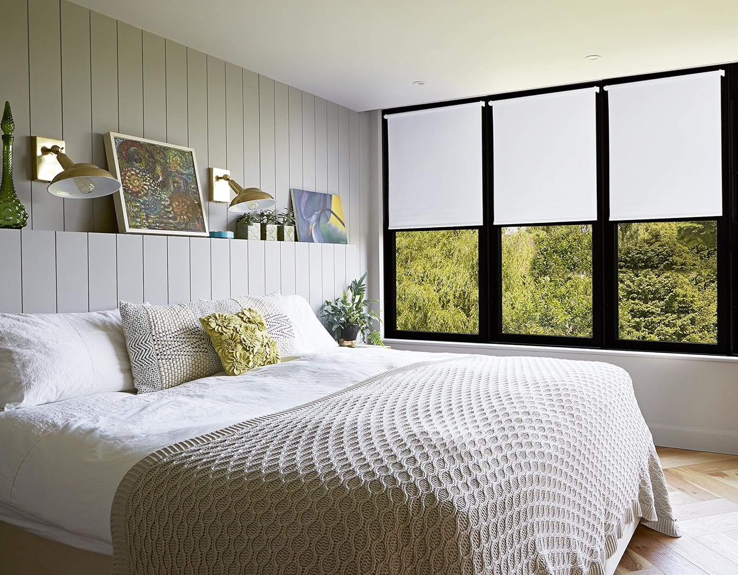 Amazon Basics Blackout Roller Blind 86 x 150 cm 🪟