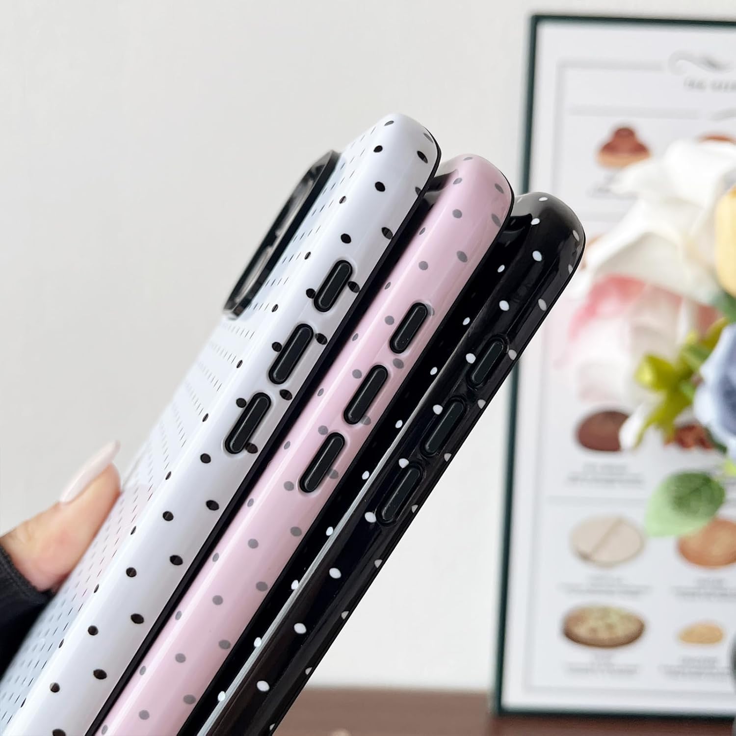 Detalle 1 de iPhone 16 Pro case Polka dot shockproof