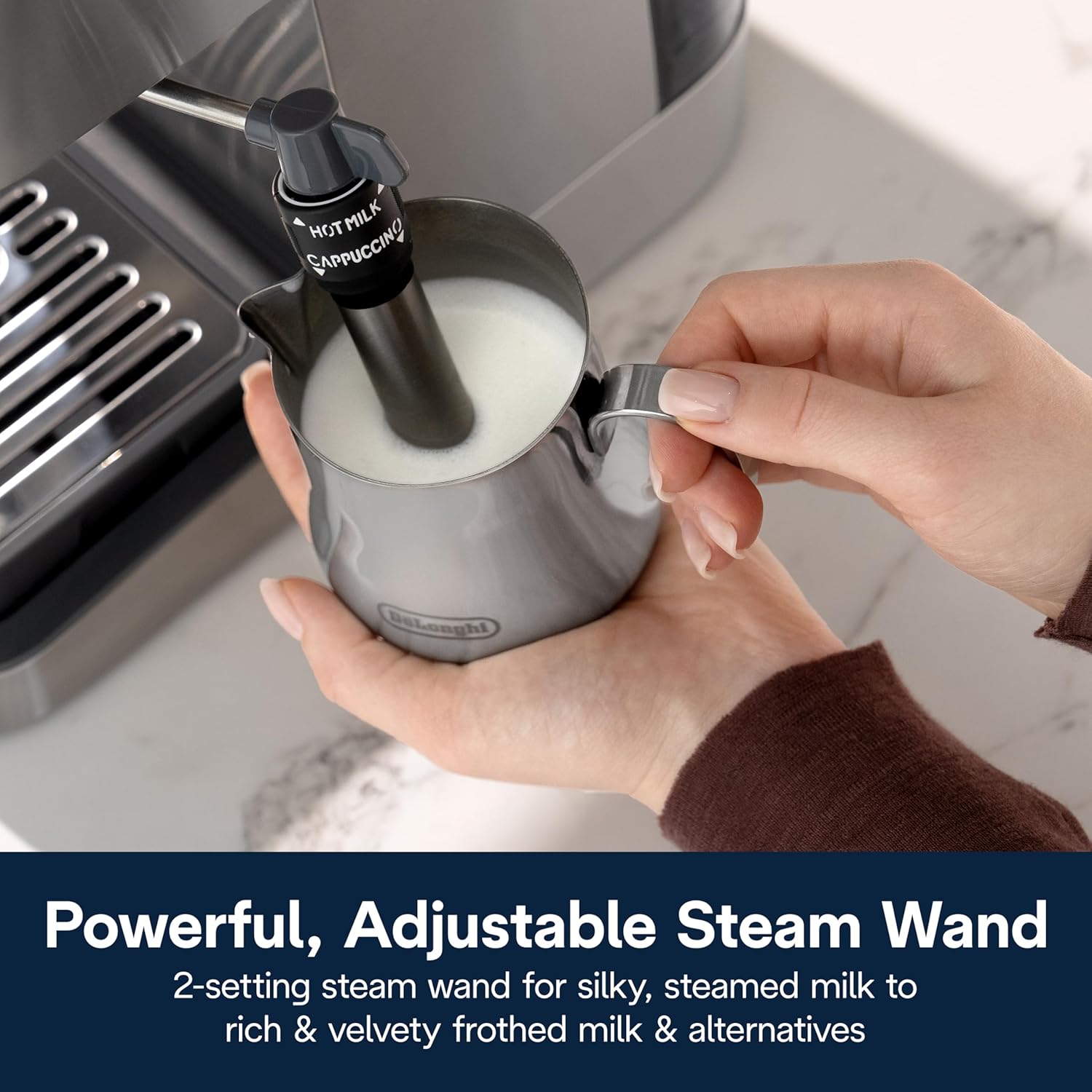 Detalle de De’Longhi Classic Espresso Machine with Milk Frother: Consistent Thoroughness in a Compact Stainless Steel Kit