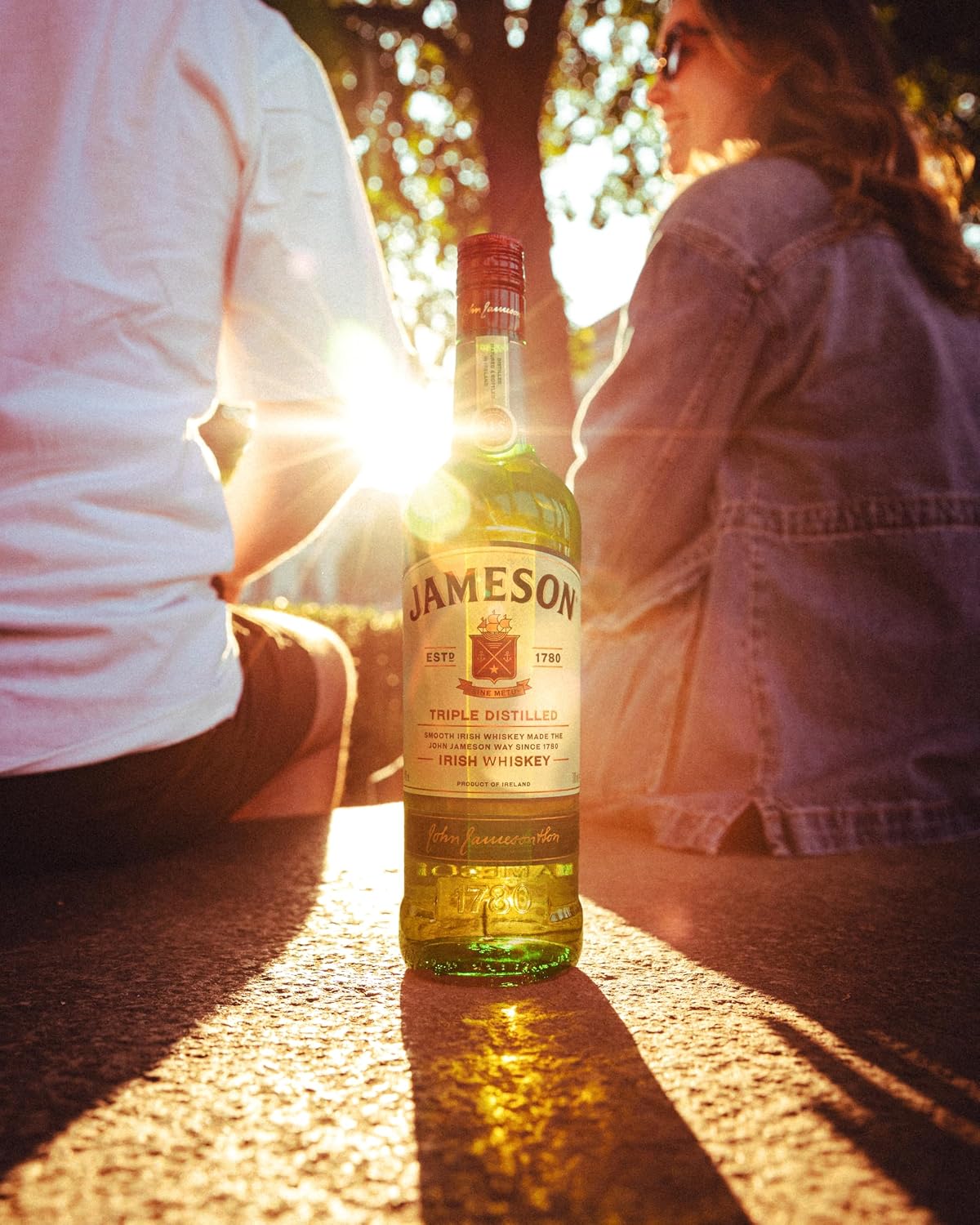 Detalle 2 de Jameson Irish Whiskey – Blended Irish Whiskey, 0,7 l, 40% vol.