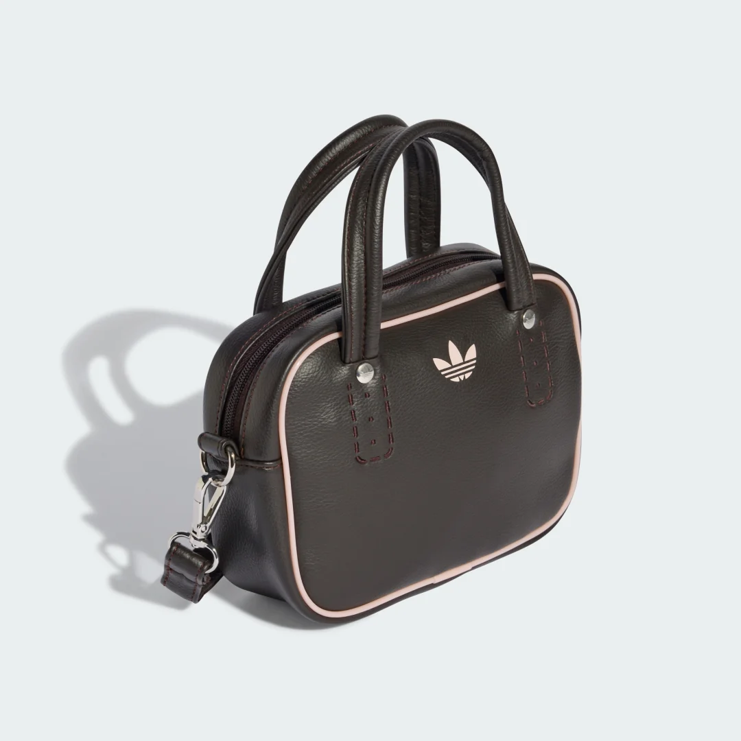 Detalle de Adidas Bolso Adicolor XS marrón