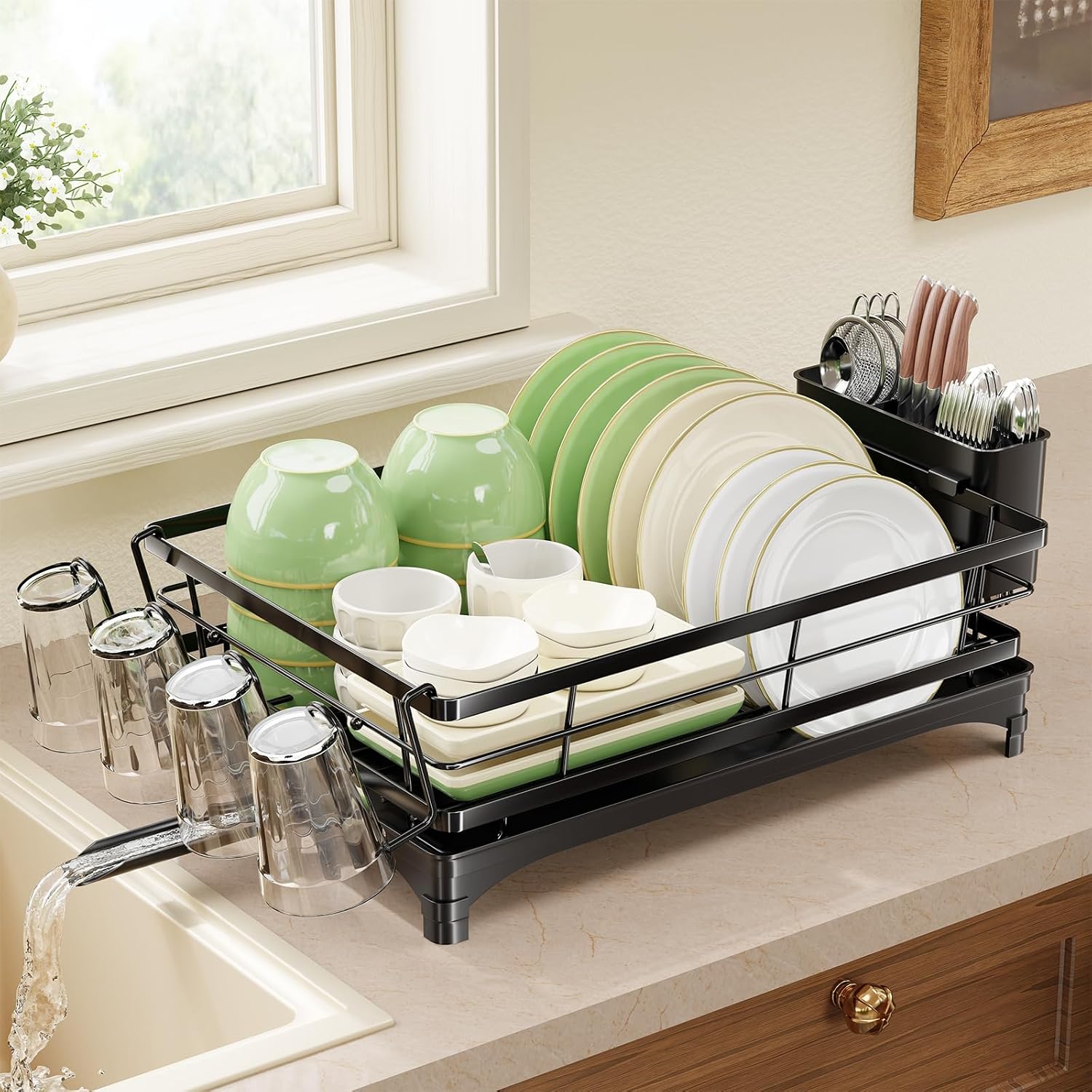 Detalle de Simple Trending Countertop Dish Drainer in Black (Large, 21.5" L) with Utensil Holder and Cup Hooks