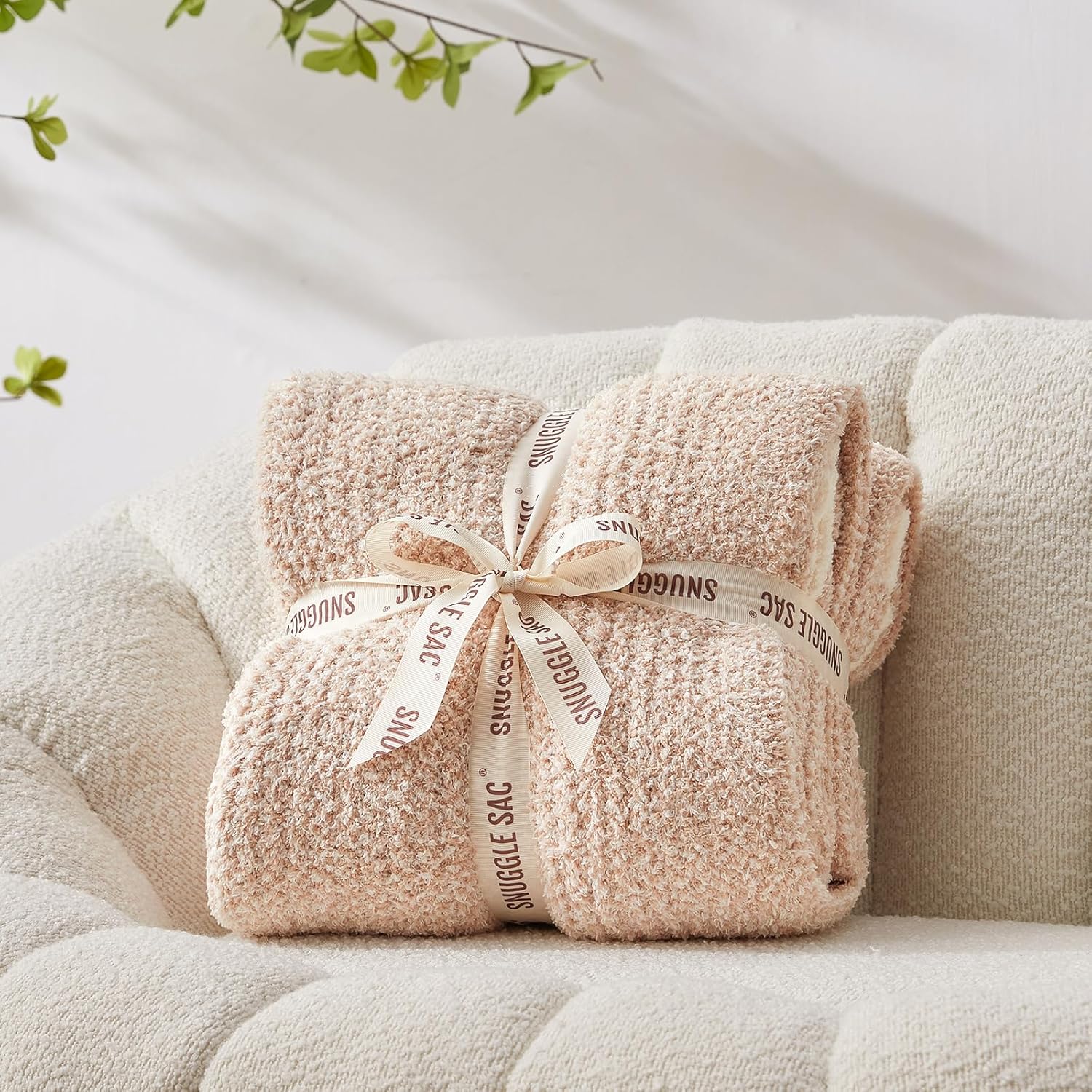 Detalle de Snuggle Sac Heather Beige Microfiber Knit Throw Blanket, Reversible 50x60 inches