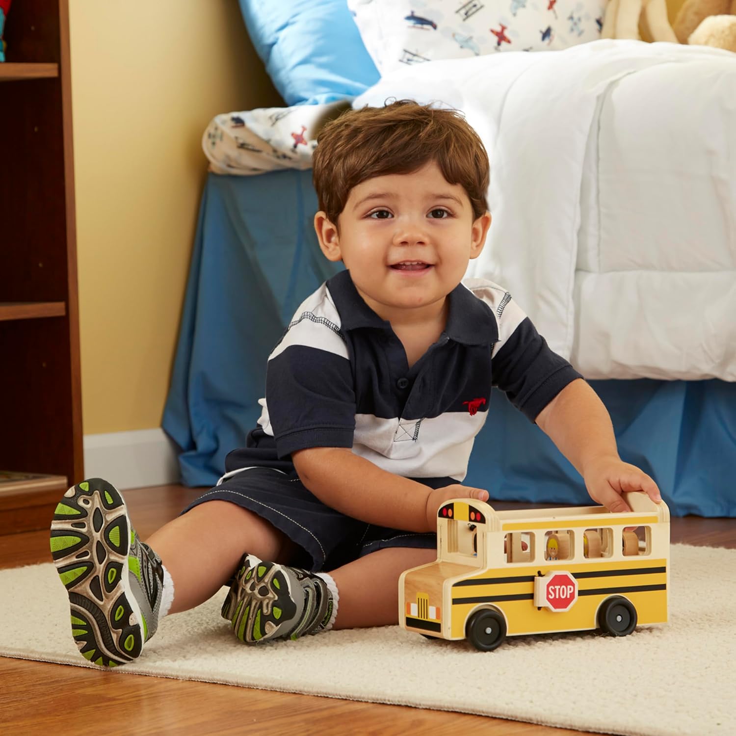 Detalle 2 de Melissa & Doug School Bus Wooden Play Set 8pc