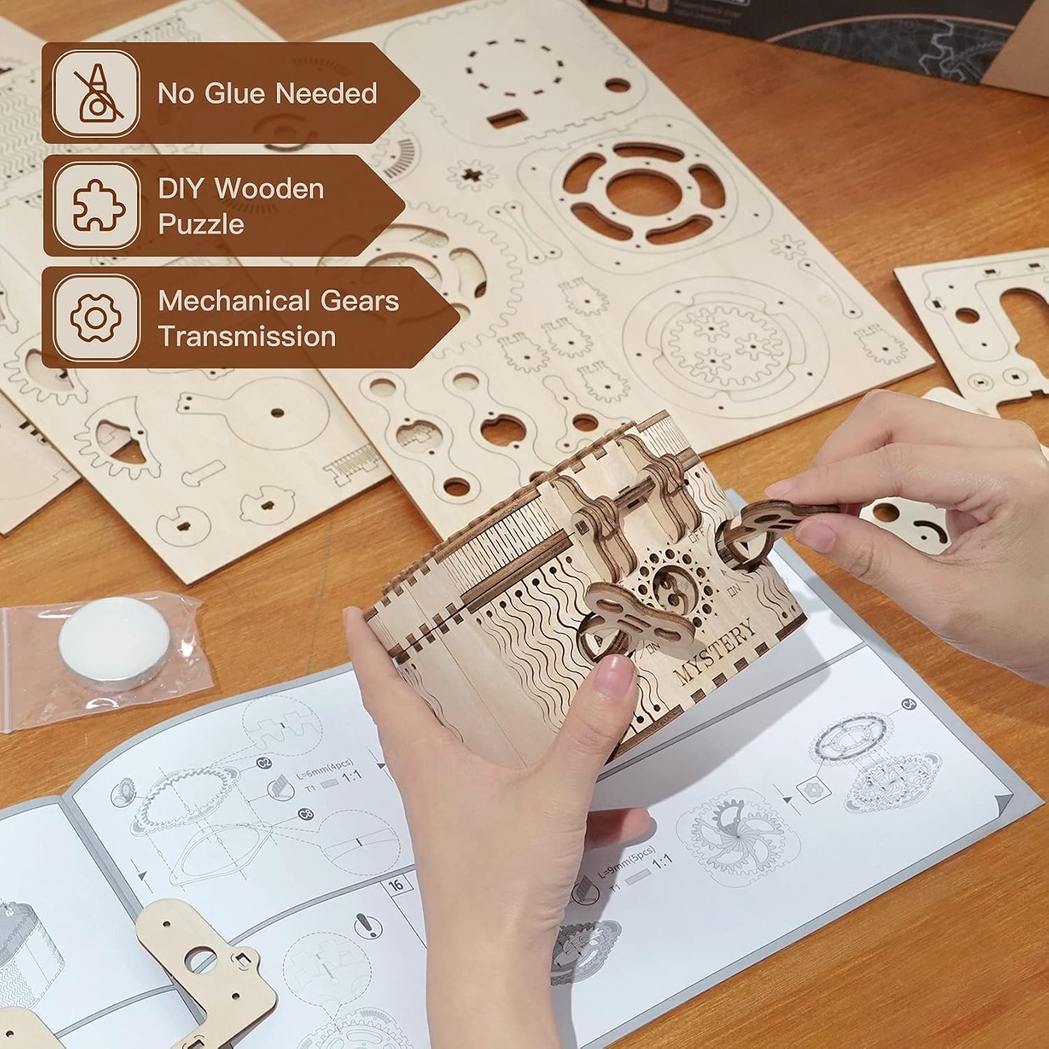 Detalle de ROBOTIME Treasure Box wooden model building kit – laser-cut 3D puzzle for adults