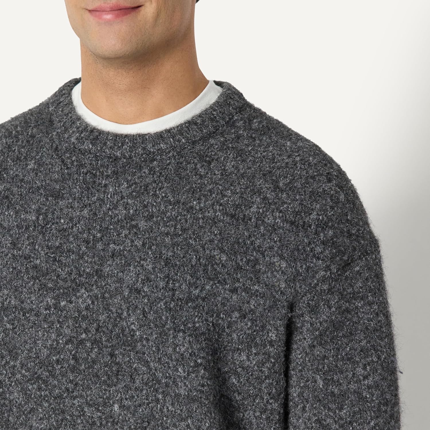 Thumbnail 2 de Amazon Essentials Herren Relaxed-Fit-Pullover mit Rundhalsausschnitt aus Mohairimitat