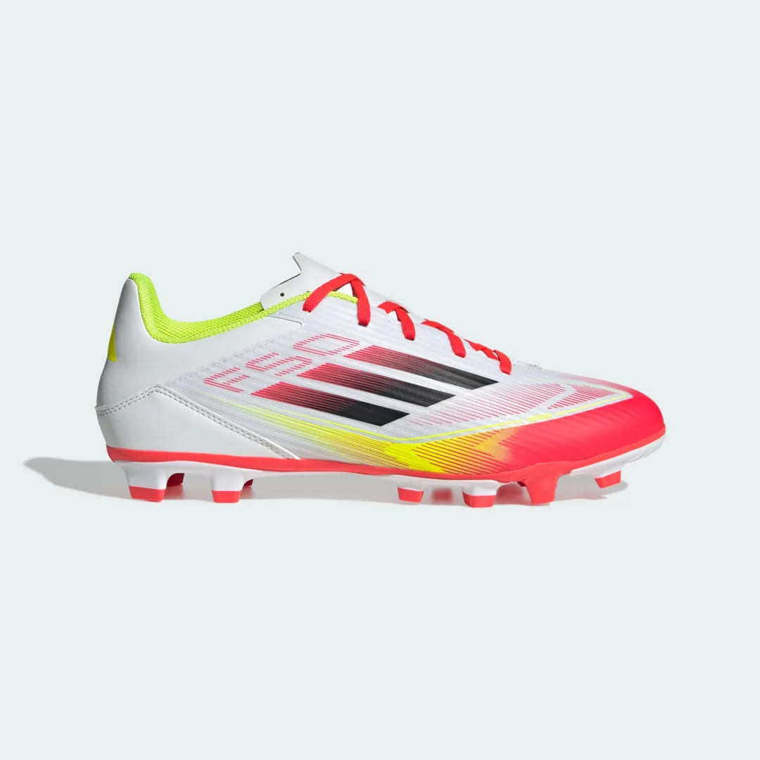 Thumbnail 1 de Bota de fútbol Adidas F50 Club para césped natural seco y multisuperficie, color blanco