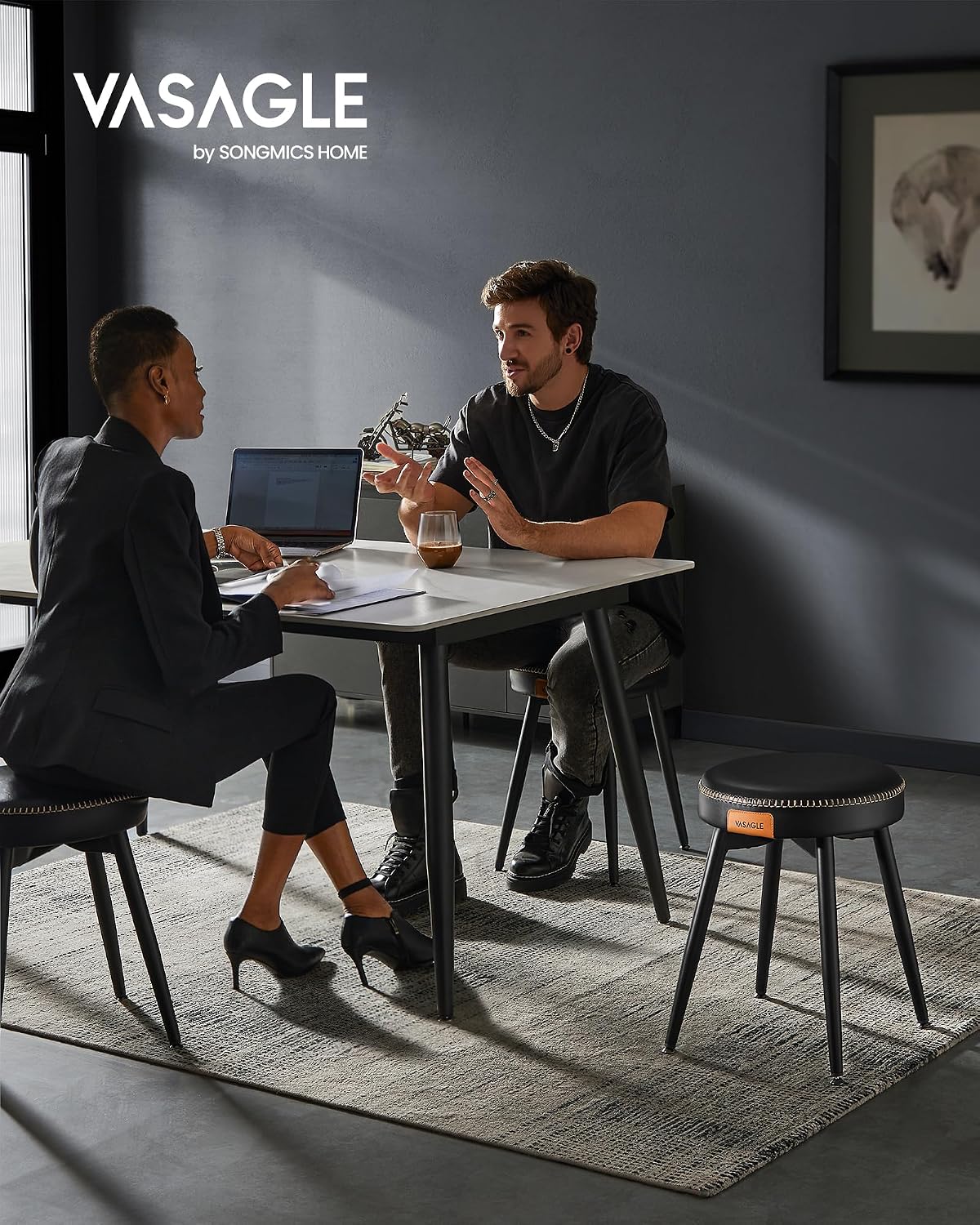 Detalle de VASAGLE EKHO LDC170B02 ronde eetkamerstoelen, set van 2 met PU-bekleding