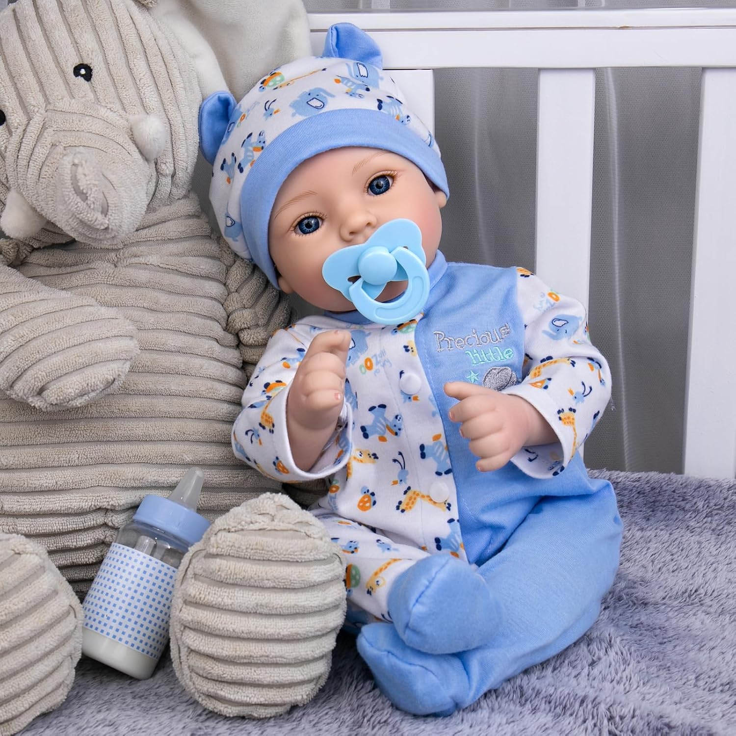 Detalle 2 de Aori Reborn Boy 18" Realistic Newborn Doll with Weighted Body and 6-Piece Accessory Set