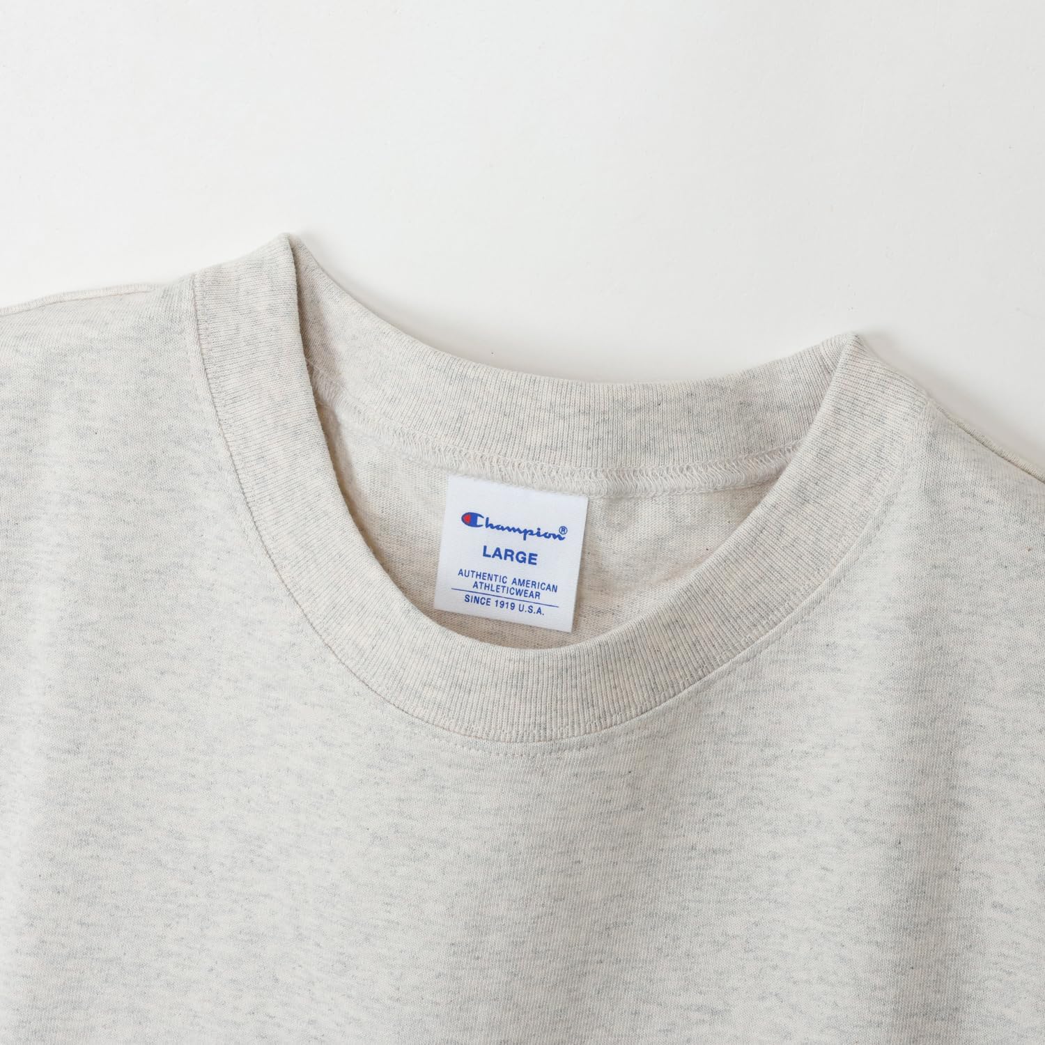 Detalle 2 de Champion C3-W401Z メンズ長袖Tシャツ 綿100%天竺・胸ポケット付き