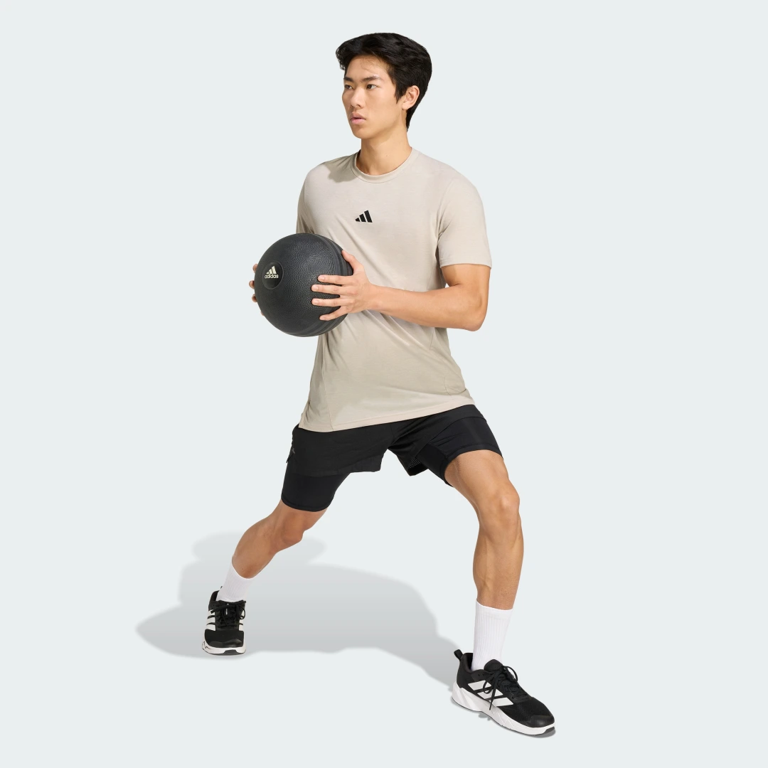 Detalle de Camiseta Designed for Training Workout de Adidas – Beige