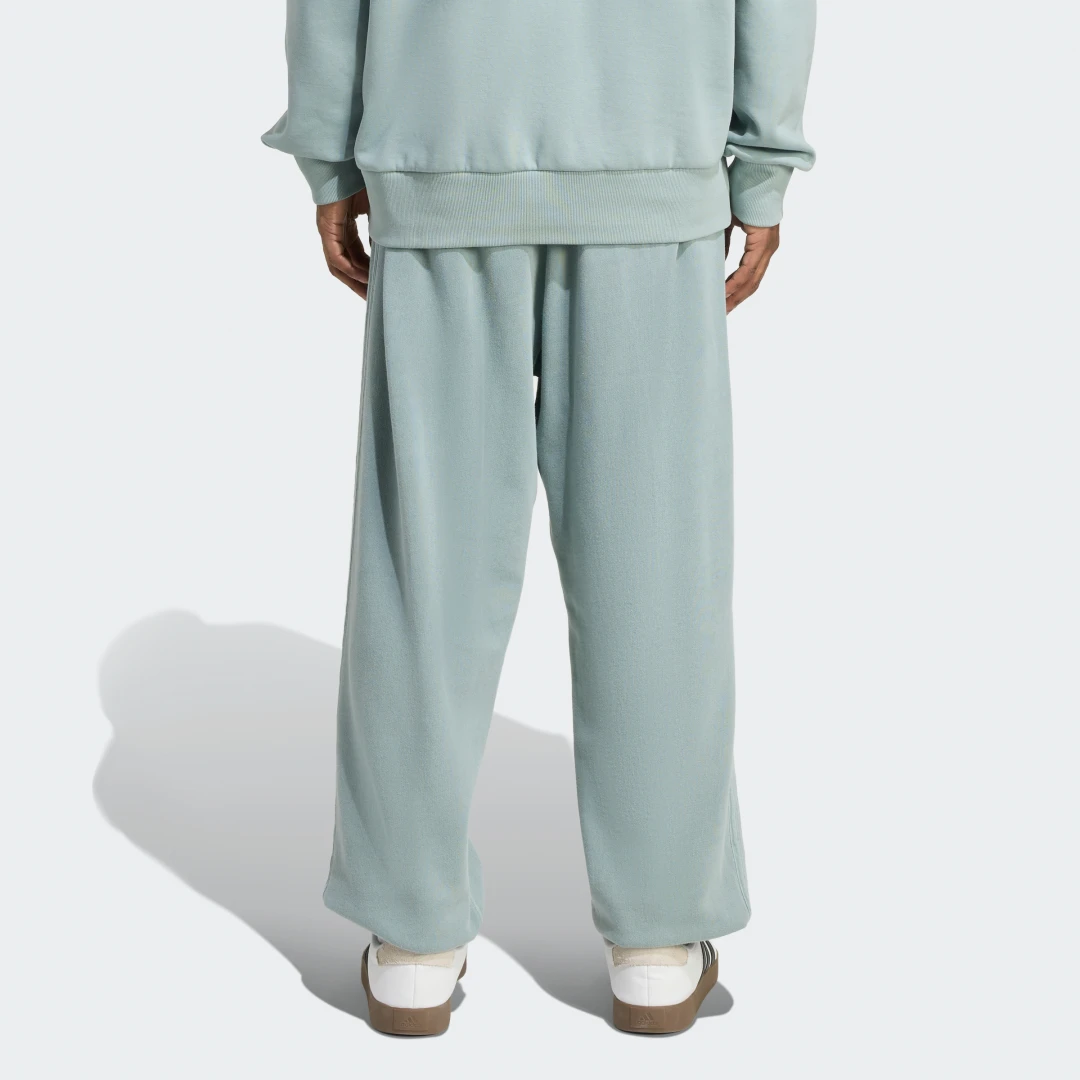Detalle 2 de Pantalón holgado de felpa efecto lavado ALL SZN de Adidas