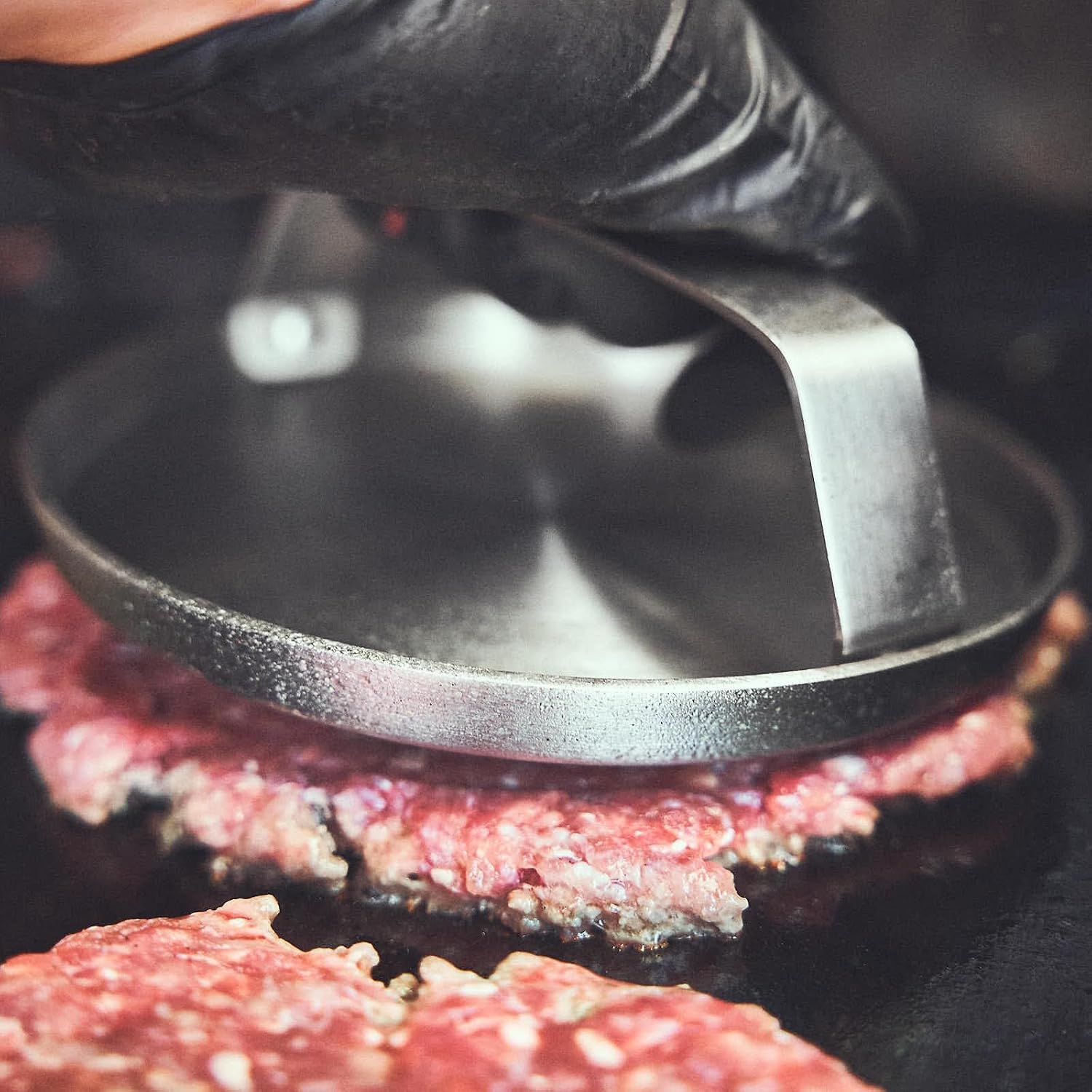 Thumbnail 6 de BURNHARD Edelstahl Burger Smasher 14 cm – Grillpresse mit extra breitem Griff, spülmaschinenfest