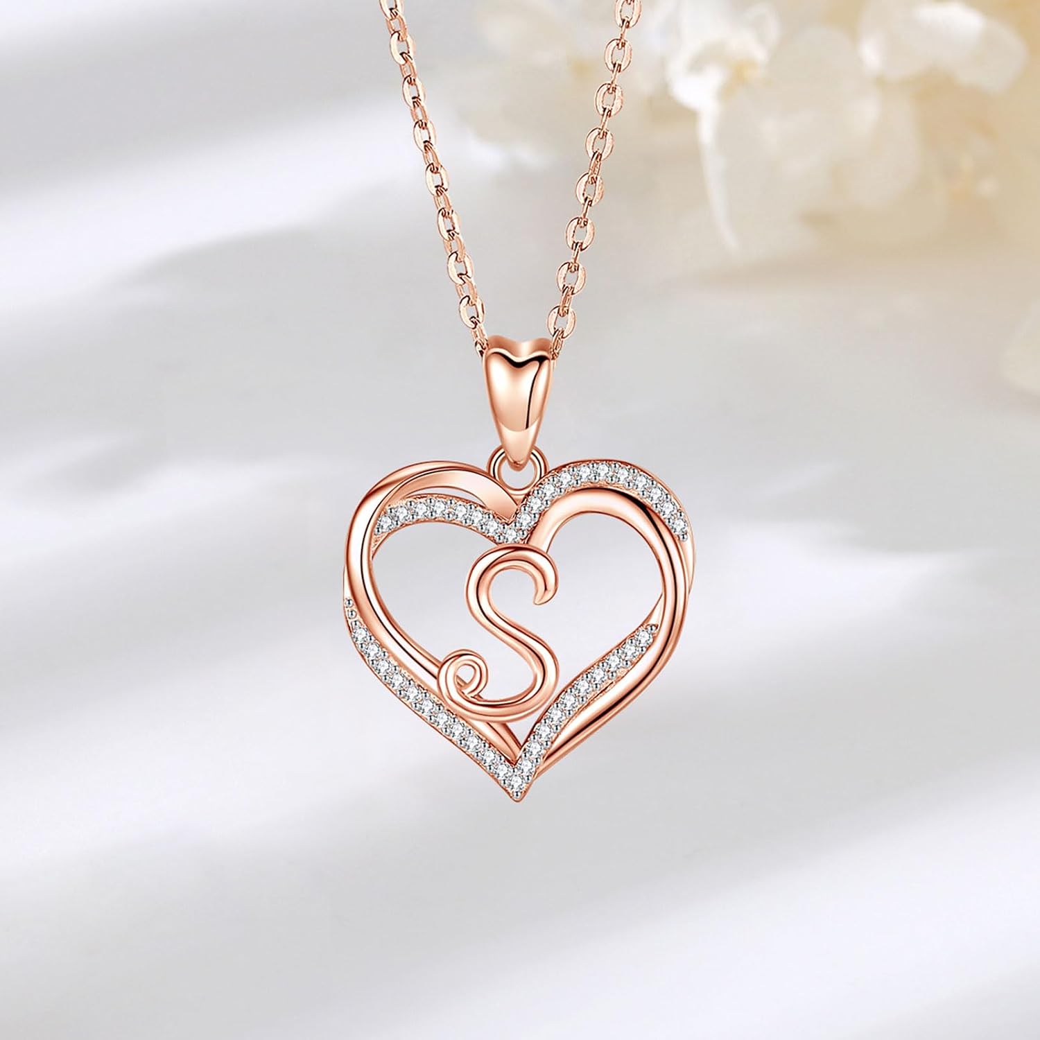 Detalle 2 de INFUSEU Collana Ciondolo Lettera 20" 💍