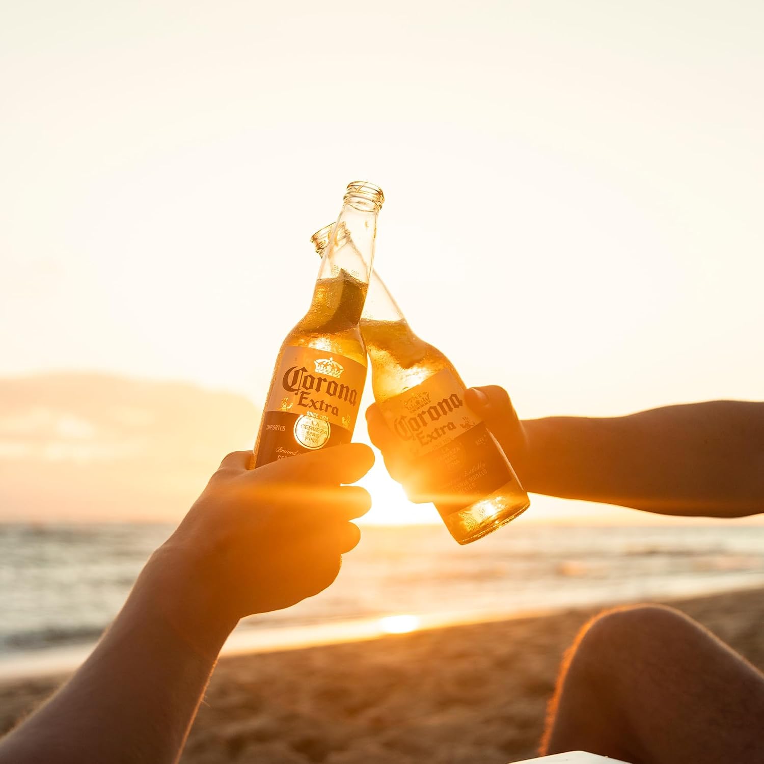 Detalle 2 de Corona Cerveza – Pack 4x6 botellas de 33 cl. Lager ligera y refrescante