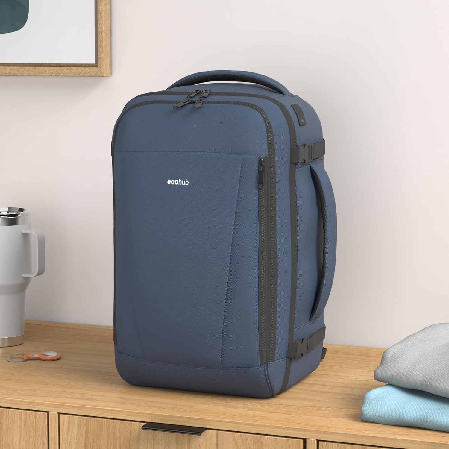 Detalle 2 de ECOHUB Travel Backpack 18x14x8 carry-on backpack