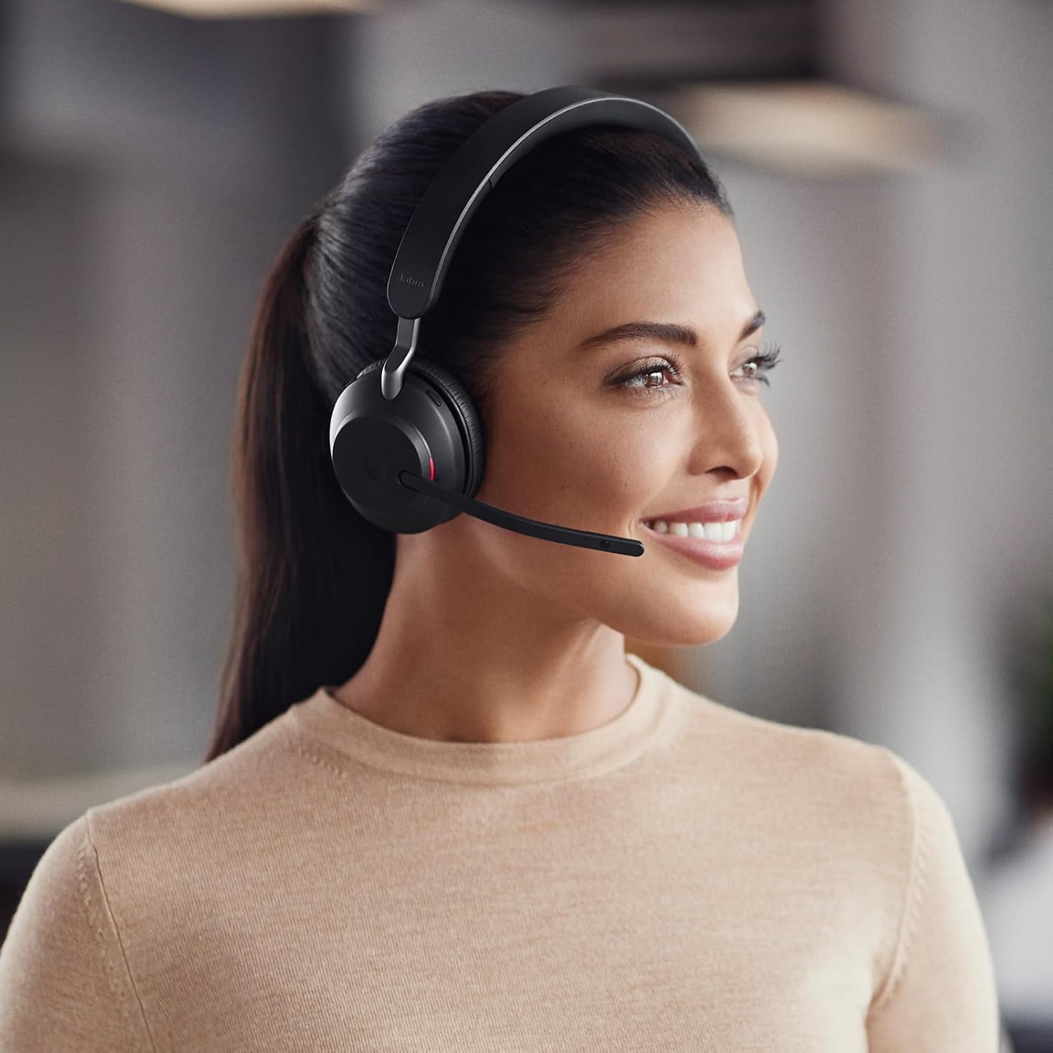 Detalle de Jabra Evolve2 65 Wireless PC Headset with Charging Stand — MS Teams Certified, Noise Cancelling, 37h Battery