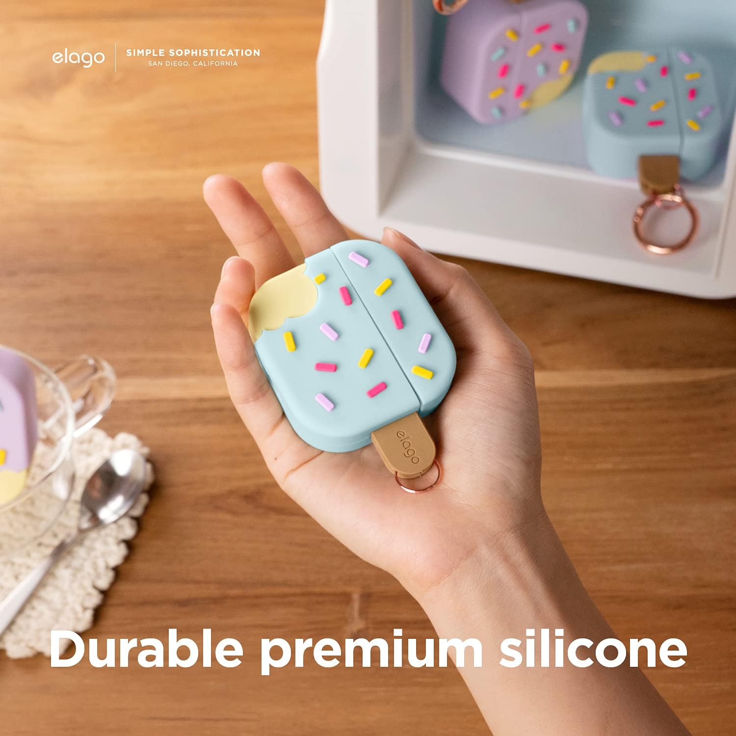 Detalle de elago Coque Glace avec mousqueton pour AirPods 3 – silicone, compatible charge sans fil (menthe)