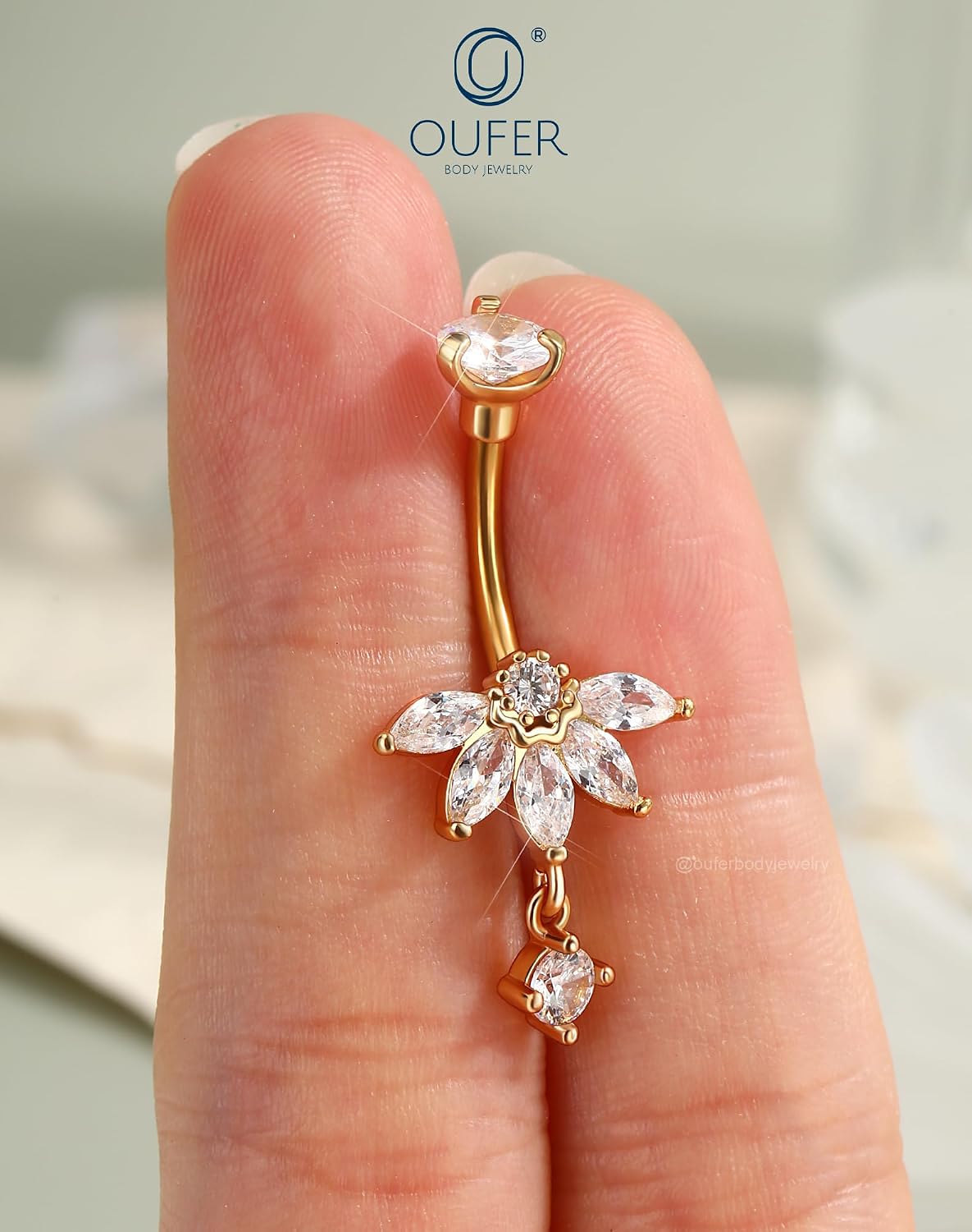 Detalle 2 de OUFER 14G Oro Piercing Ombelico Fiore CZ