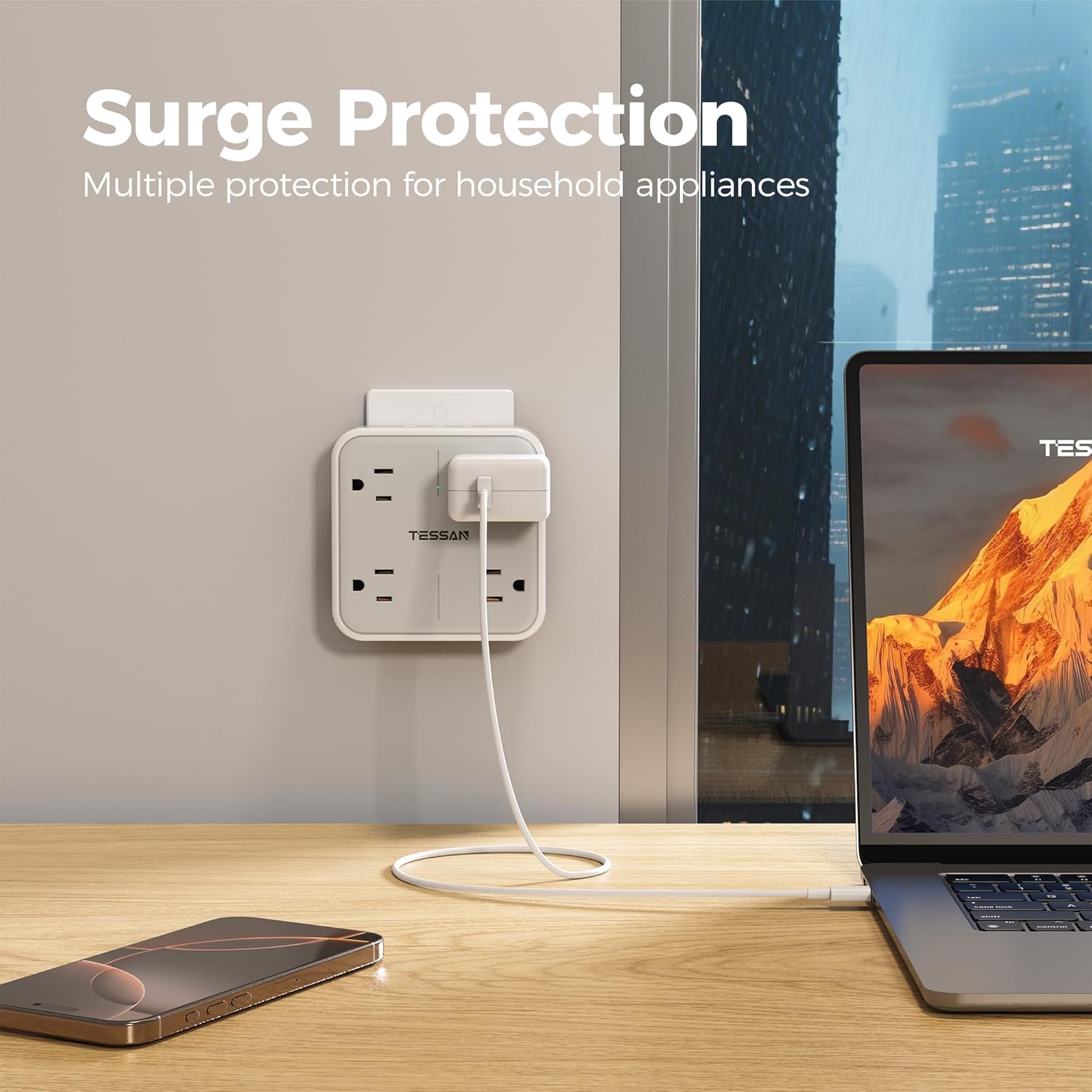 Detalle 2 de TESSAN TS-WM102-C Wall Outlet Extender, 4 AC Outlets, USB-C and USB-A, Surge Protection