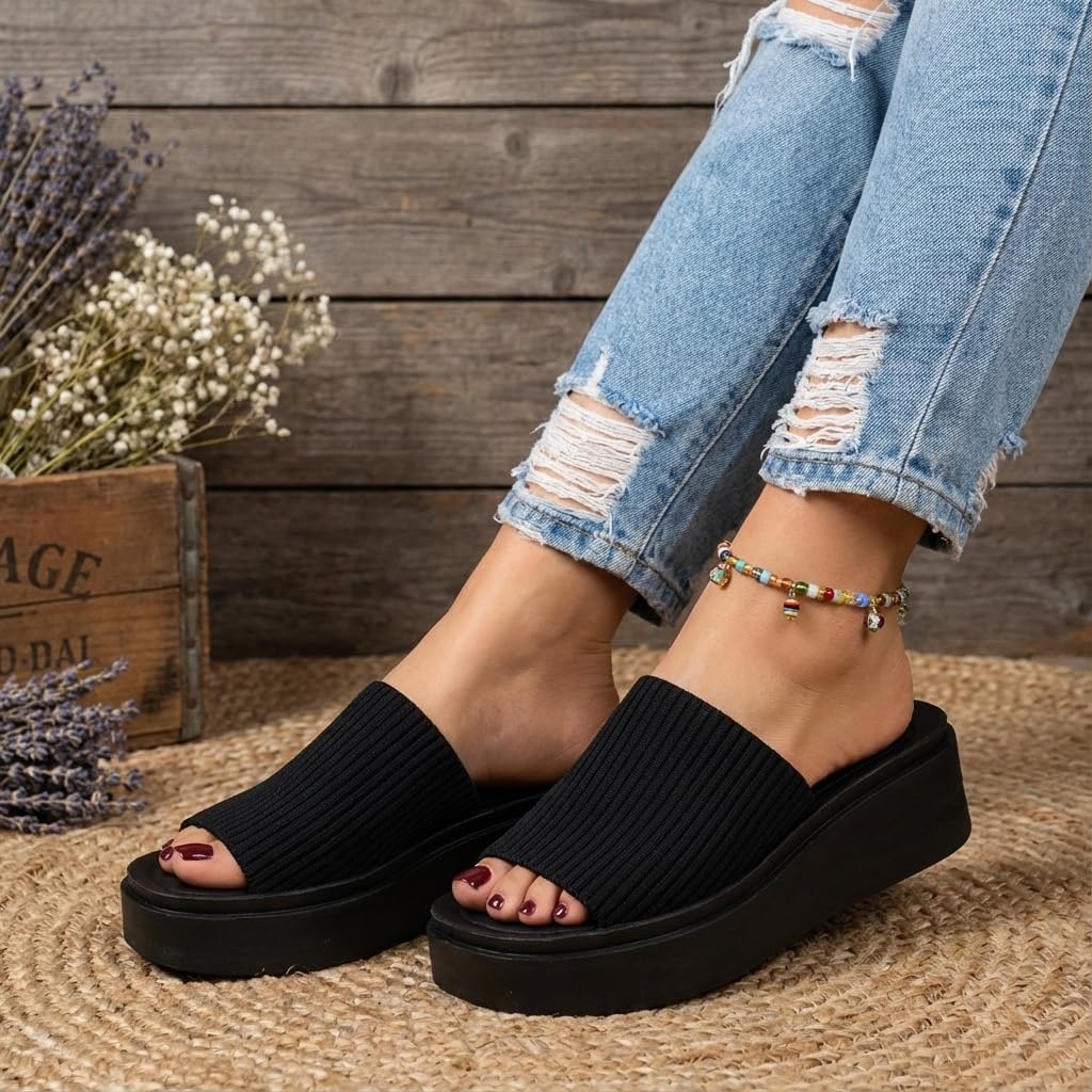 Detalle de CUSHIONAIRE Pim Wedge Chunky Platform Women’s Sandals with Firm Knit Upper