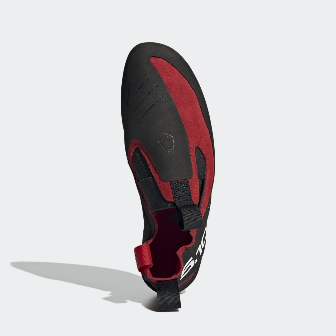 Detalle 2 de Five Ten NIAD Moccasym: pie de gato en rojo de Adidas