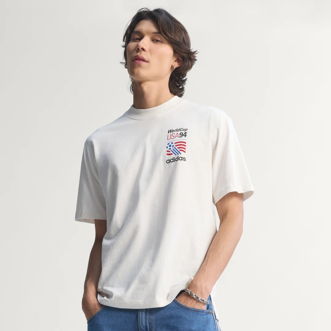 Thumbnail 1 de Camiseta estampada Adidas blanca: estilo cómodo para el día a día