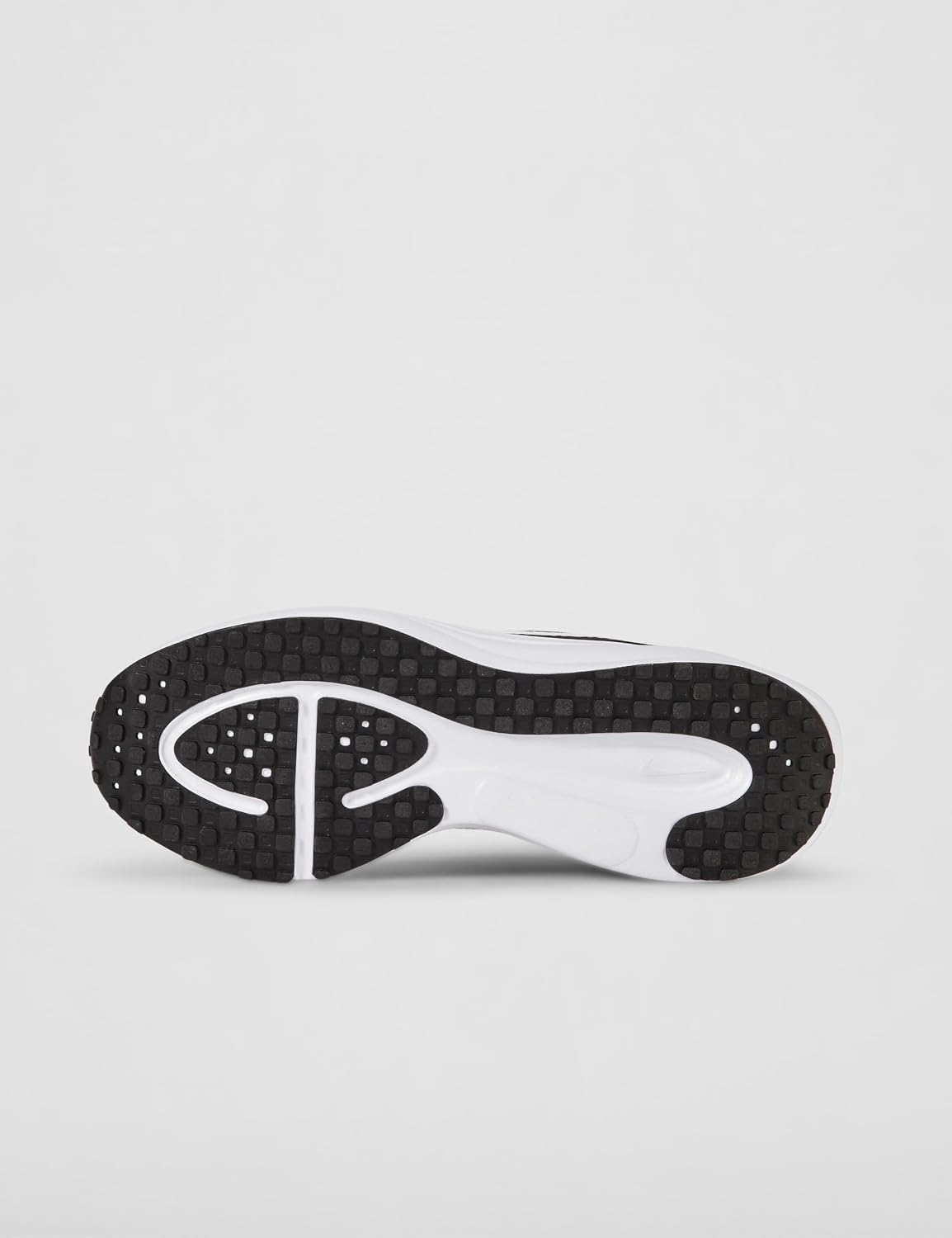 Detalle de NIKE Men's Revolution 8Sneaker: comfort daily e leggerezza per ogni occasione