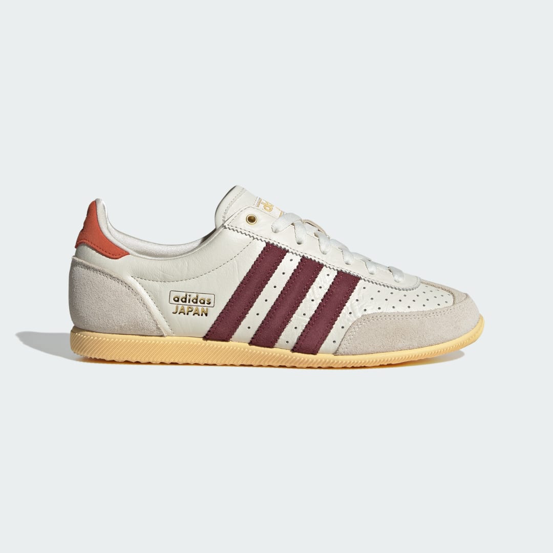 Detalle de Zapatilla Japan de Adidas — estilo blanco para el día a día