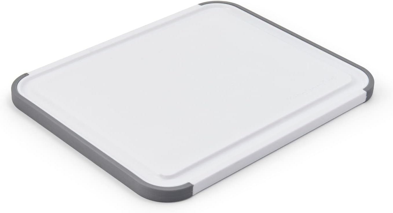 Detalle de KitchenAid Classic kunststof snijplank 20 x 25 cm met antislipranden