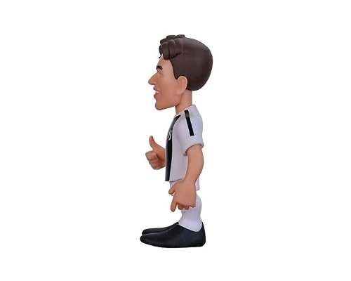 Detalle 2 de MINIX Kenan Yildiz Juventus figurina 12 cm