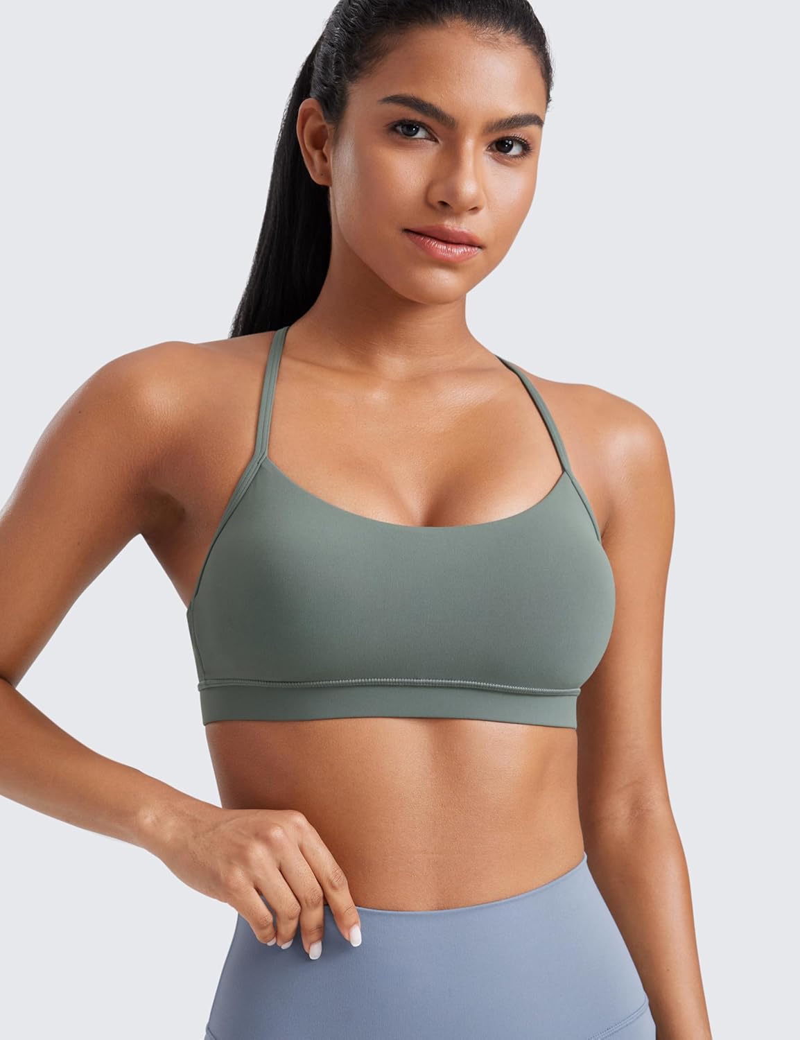 Detalle de CRZ YOGA Women’s Butterluxe Padded Sports Bra (Low Impact) – Racerback Strappy Gym & Yoga Bra